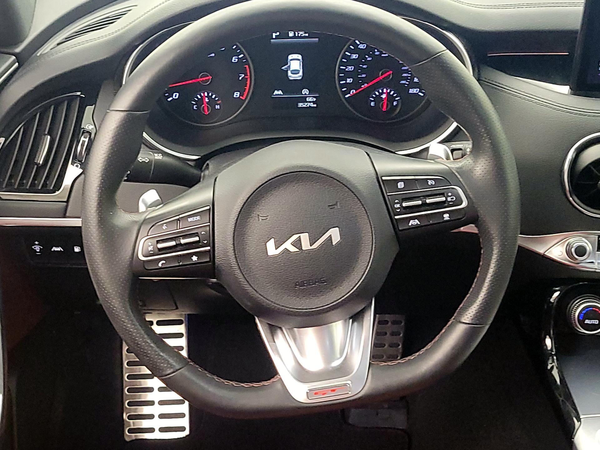 Thumbnail: 2022 Kia Stinger - 10