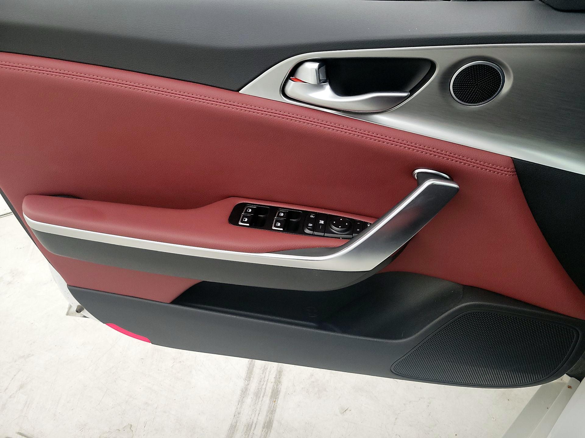 Thumbnail: 2022 Kia Stinger - 12