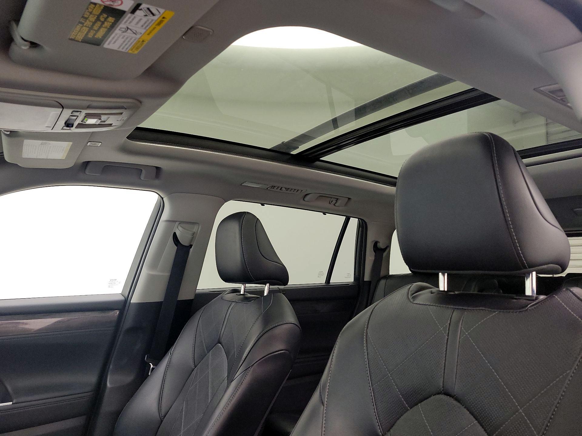 Thumbnail: 2023 Toyota Highlander - 19
