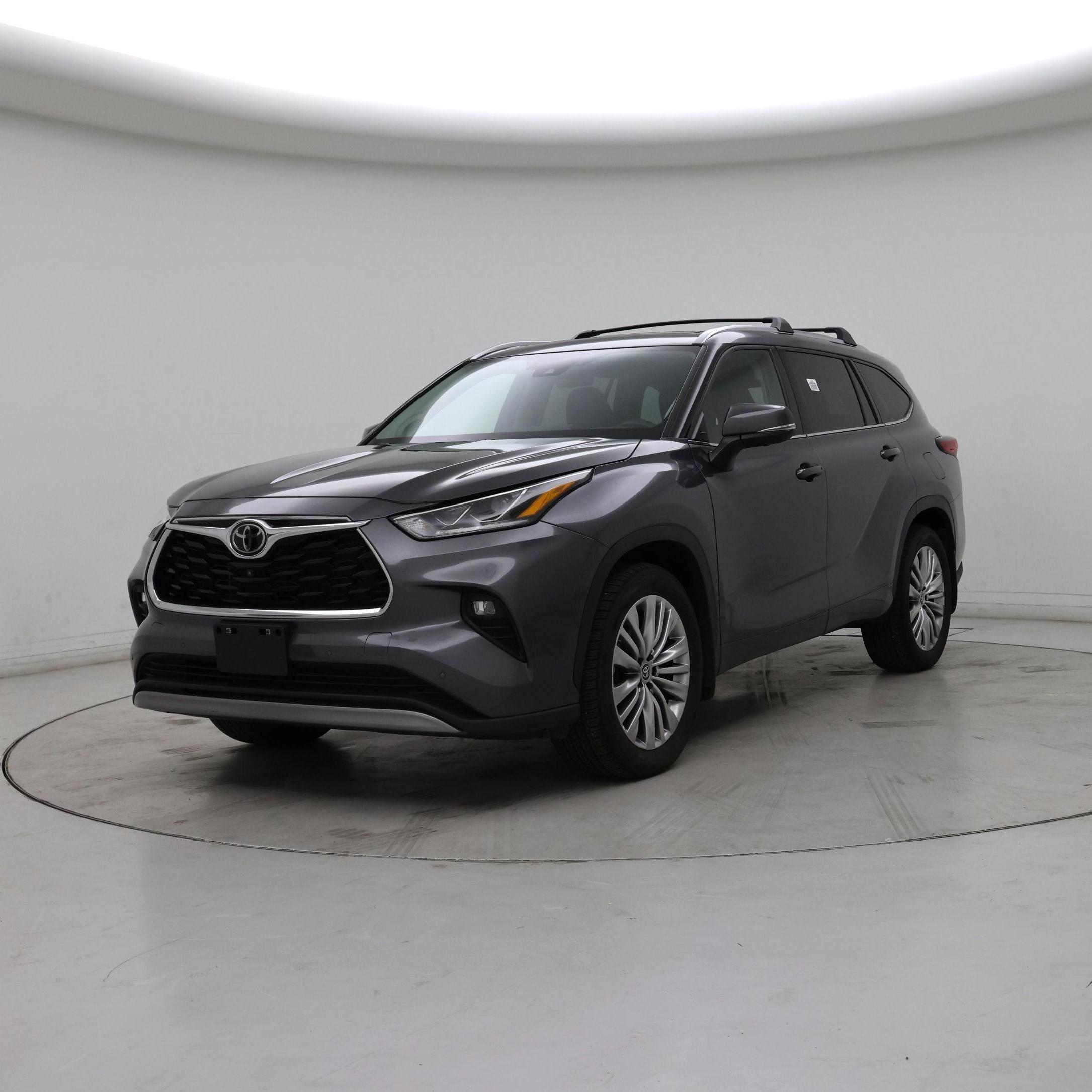 Thumbnail: 2023 Toyota Highlander - 4