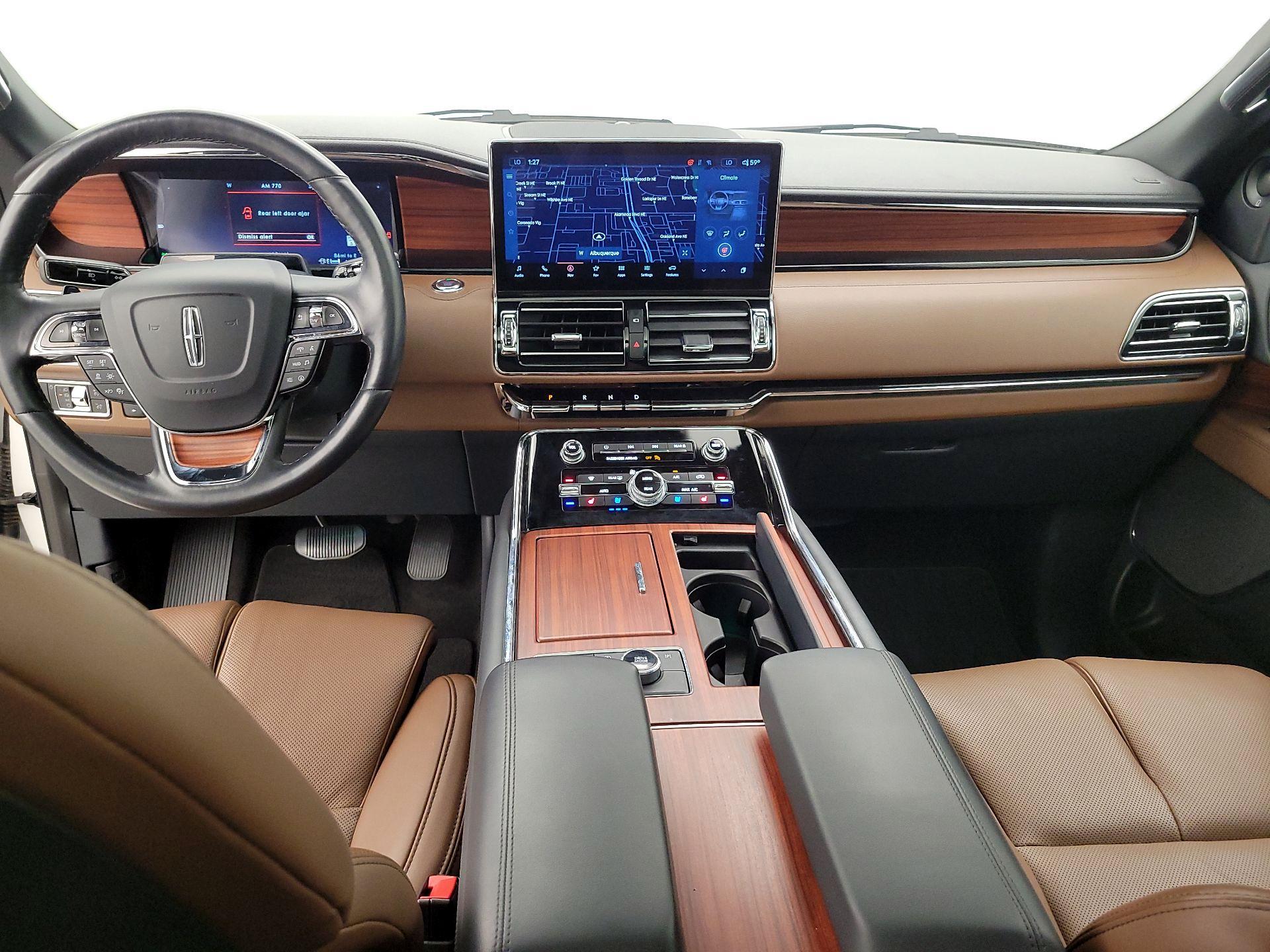 Thumbnail: 2024 Lincoln Navigator - 9
