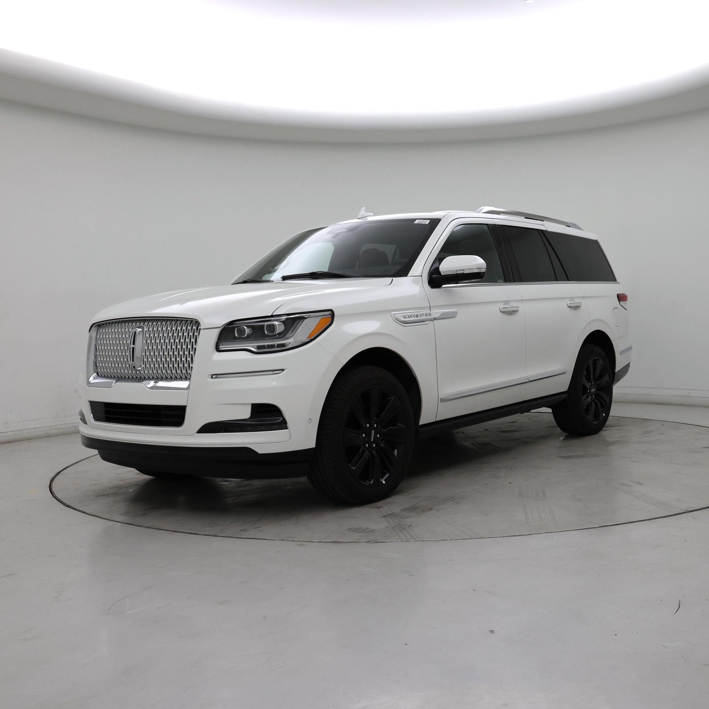 Thumbnail: 2024 Lincoln Navigator - 4
