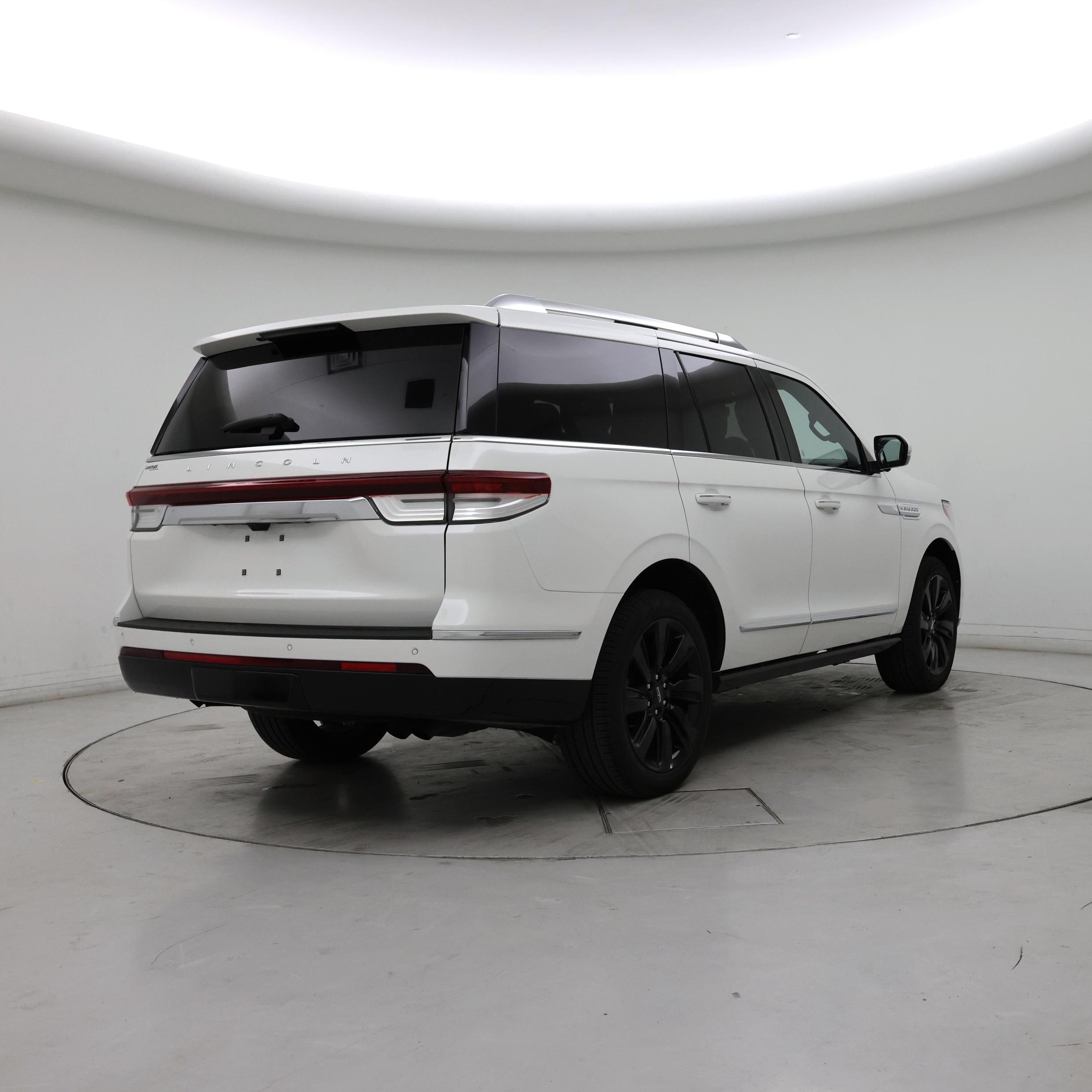 Thumbnail: 2024 Lincoln Navigator - 8