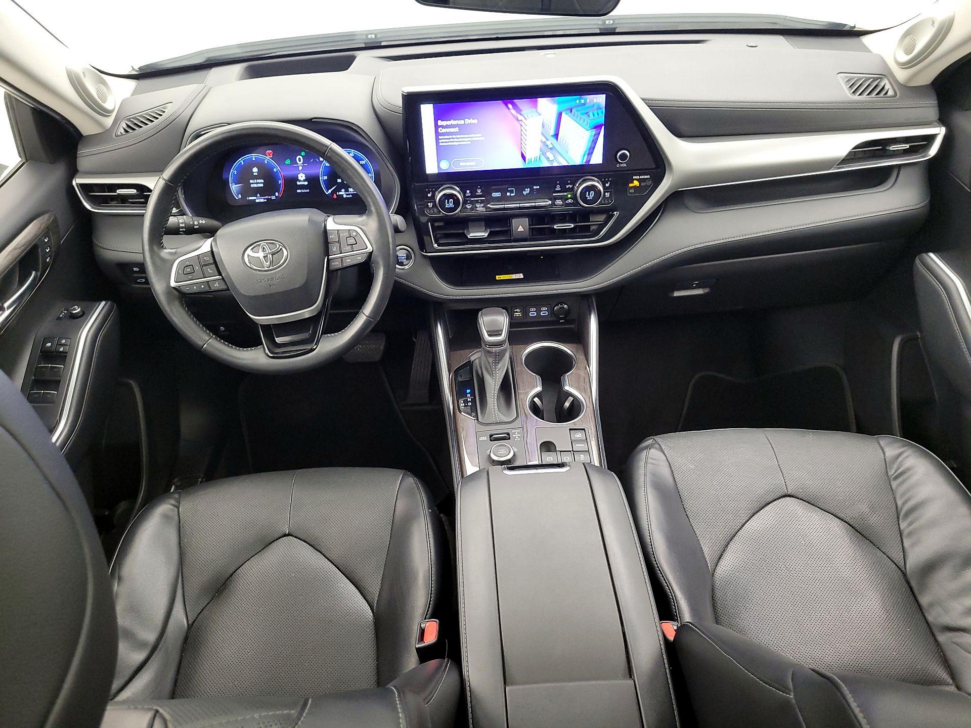 Thumbnail: 2023 Toyota Highlander - 9