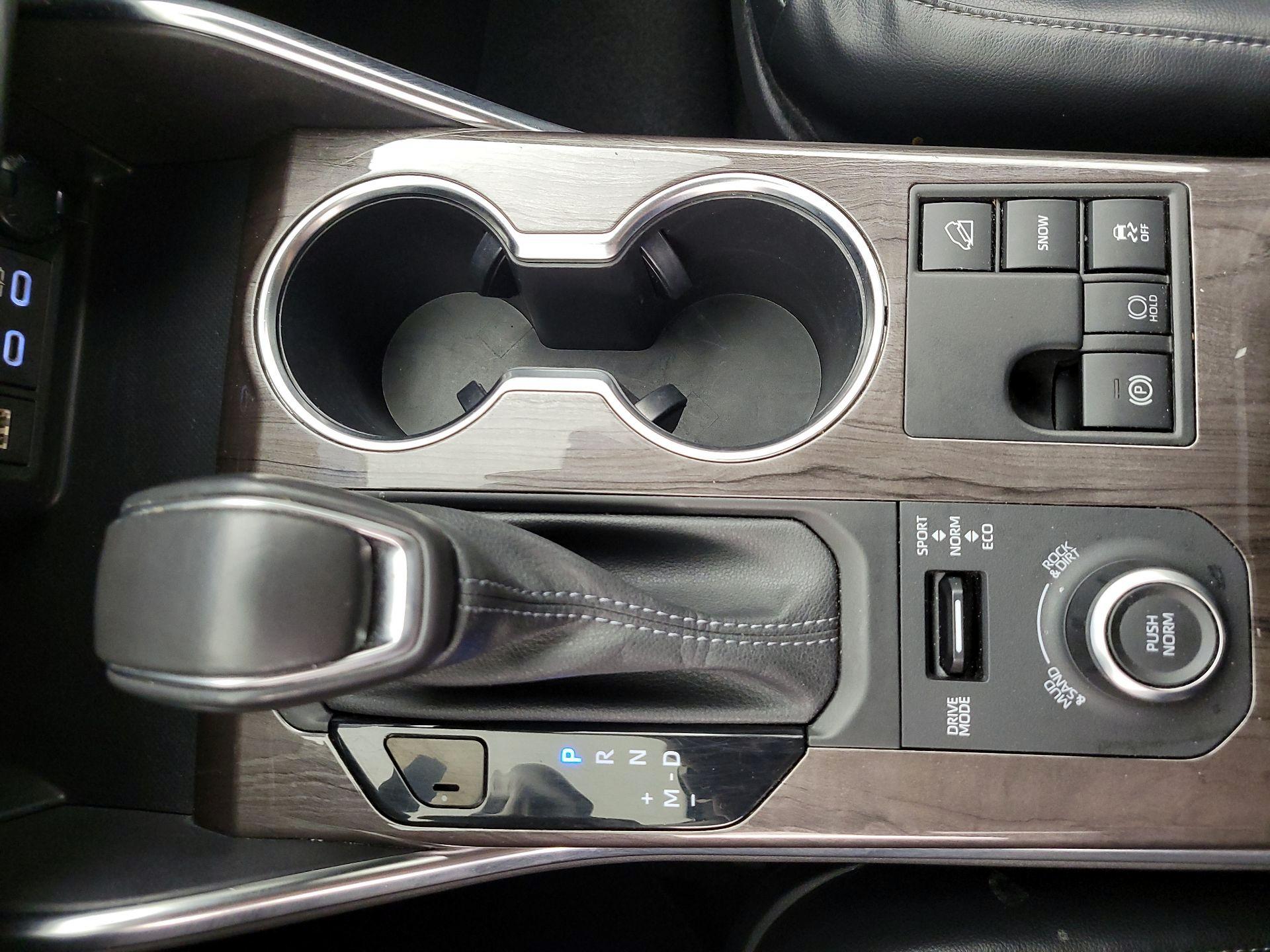 Thumbnail: 2023 Toyota Highlander - 17