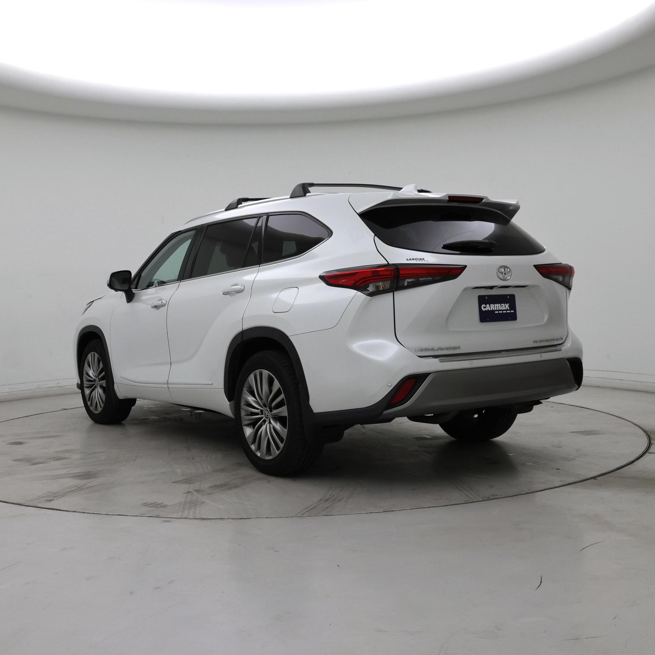 Thumbnail: 2023 Toyota Highlander - 2