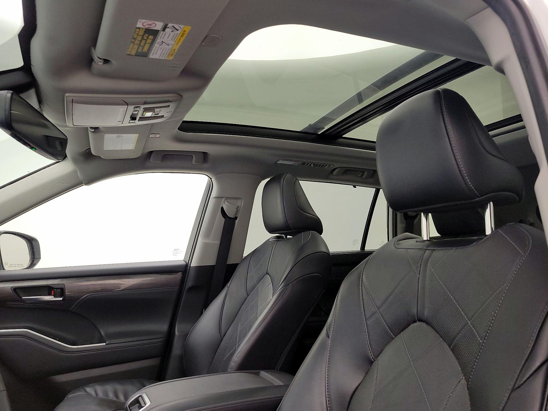 Thumbnail: 2023 Toyota Highlander - 19