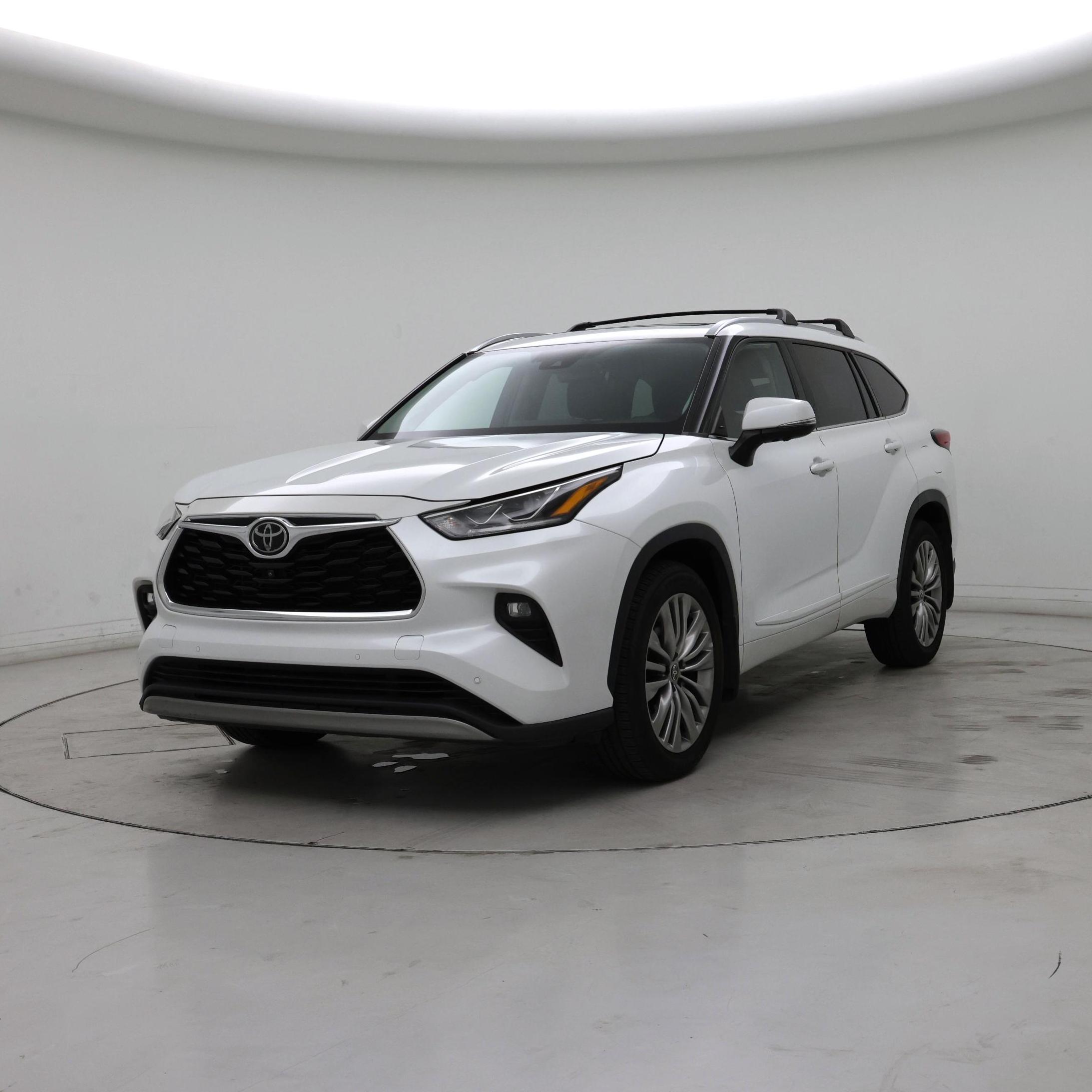 Thumbnail: 2023 Toyota Highlander - 4