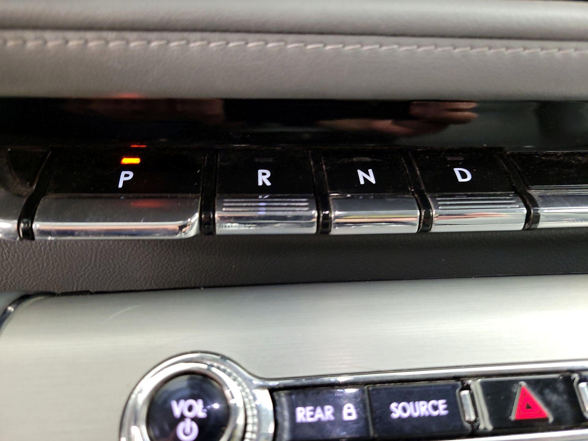 Thumbnail: 2021 Lincoln Aviator - 15
