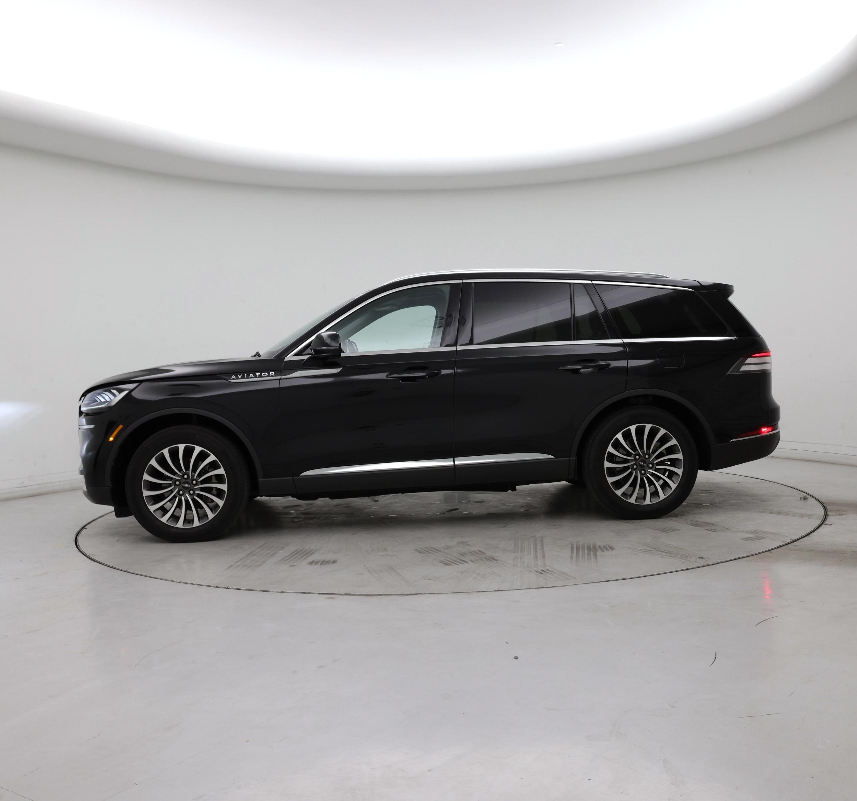 Thumbnail: 2021 Lincoln Aviator - 3