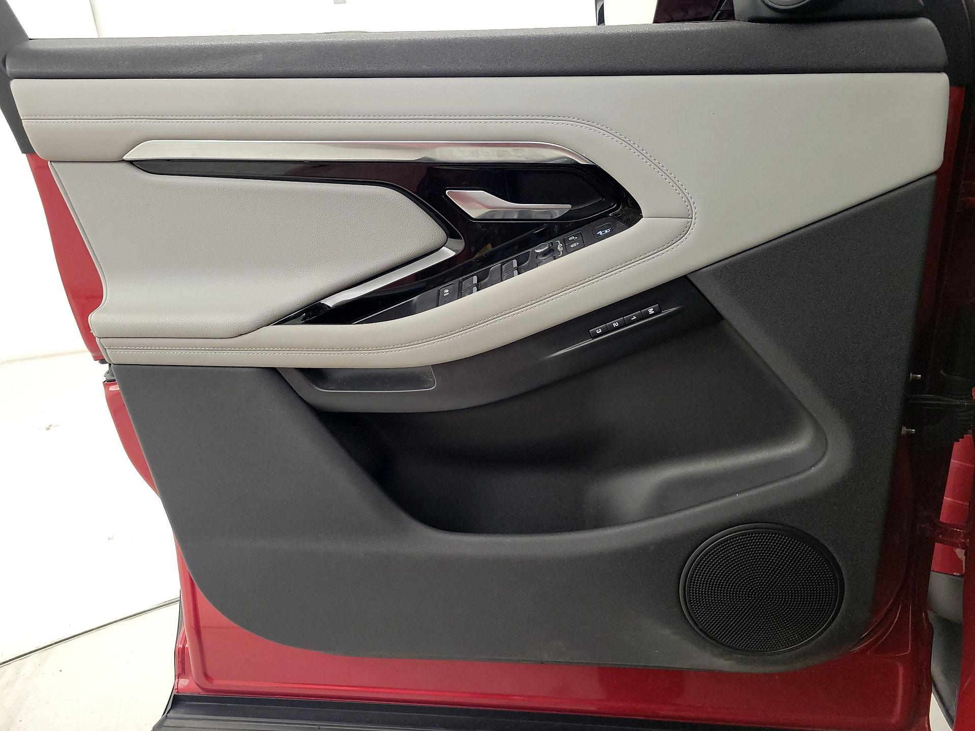 Thumbnail: 2020 Land Rover Range Rover Evoque - 12