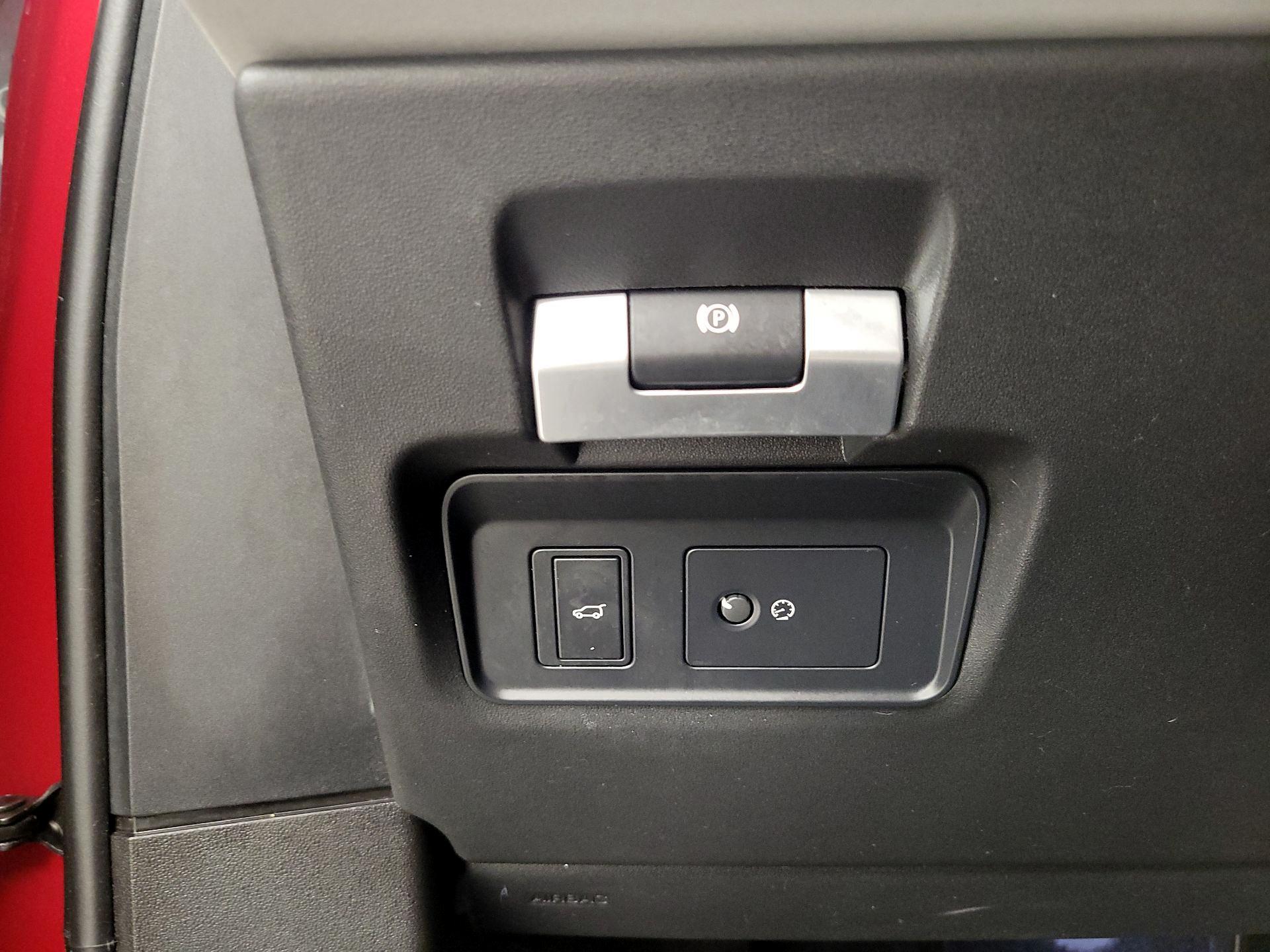 Thumbnail: 2020 Land Rover Range Rover Evoque - 13