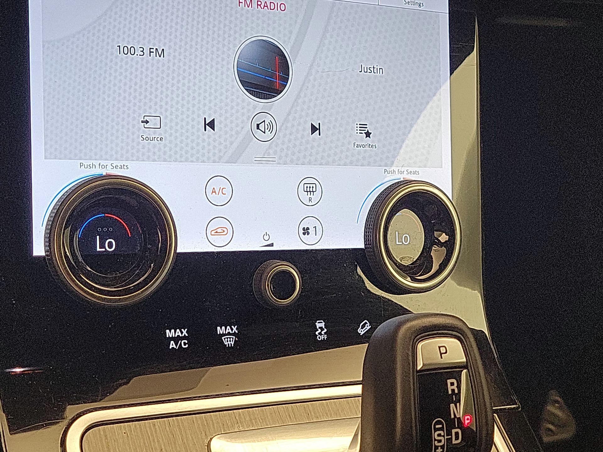 Thumbnail: 2020 Land Rover Range Rover Evoque - 17