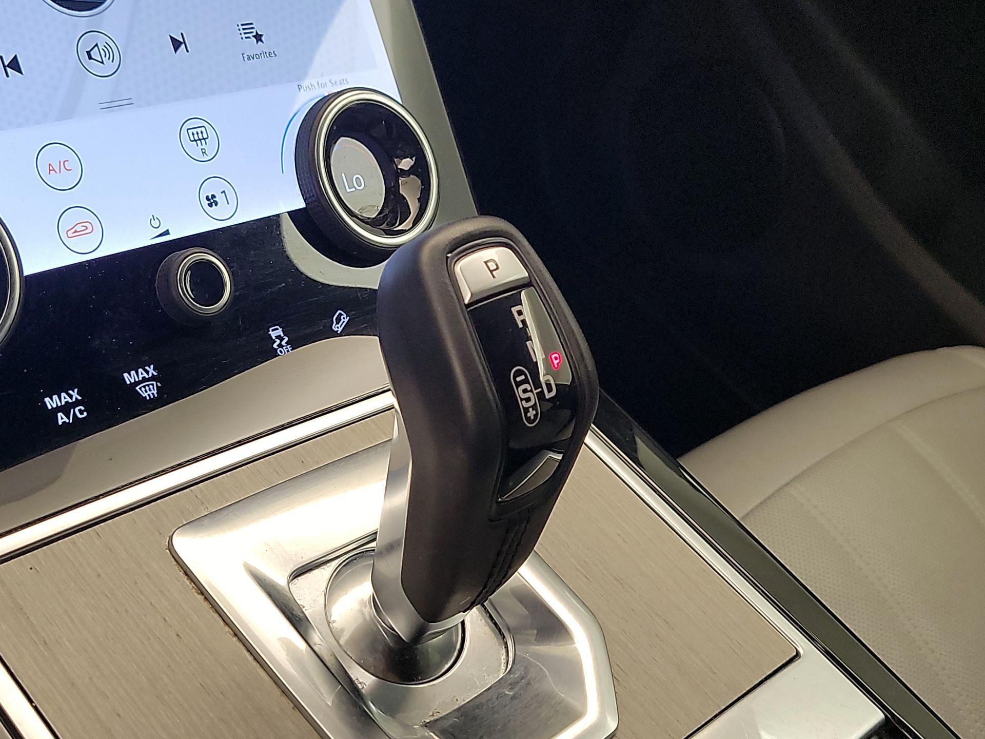 Thumbnail: 2020 Land Rover Range Rover Evoque - 18