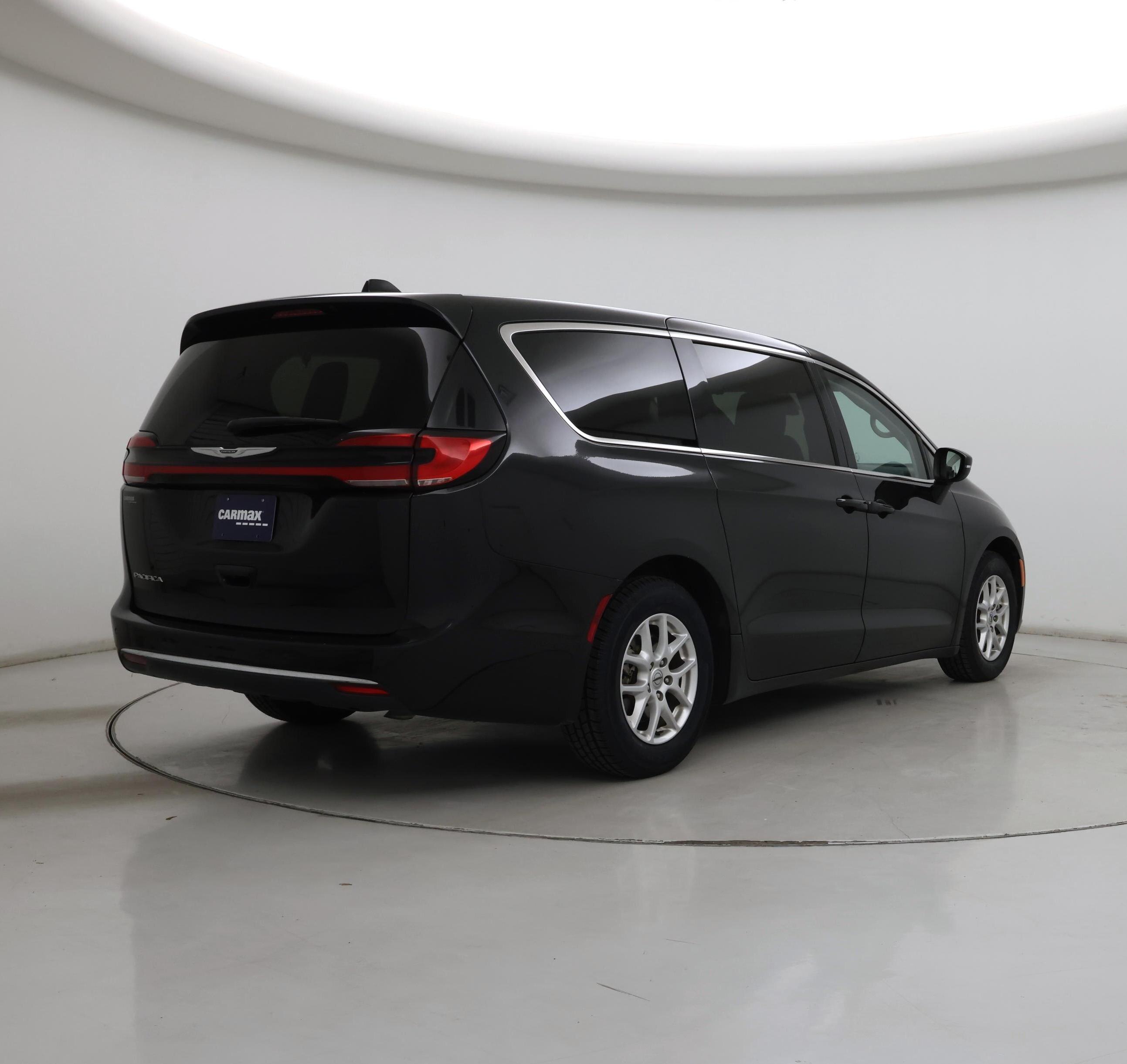 Thumbnail: 2023 Chrysler Pacifica - 8