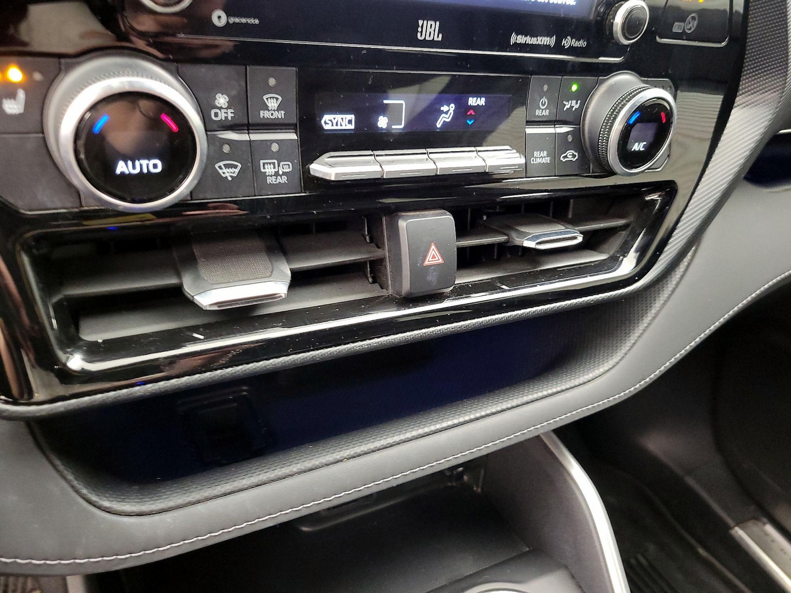 2021 Toyota Highlander XSE - Photo 15