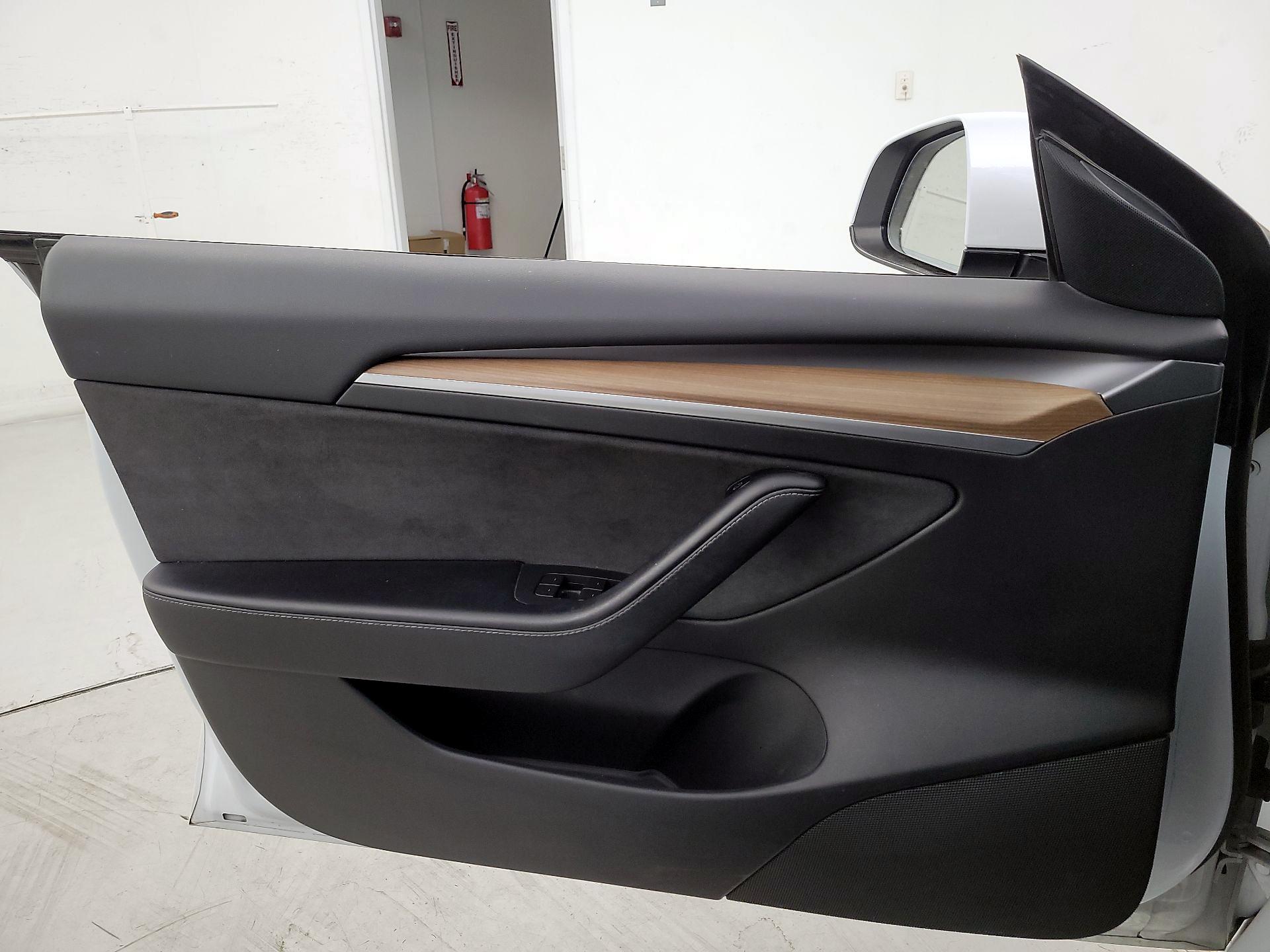 Thumbnail: 2021 Tesla Model 3 - 12