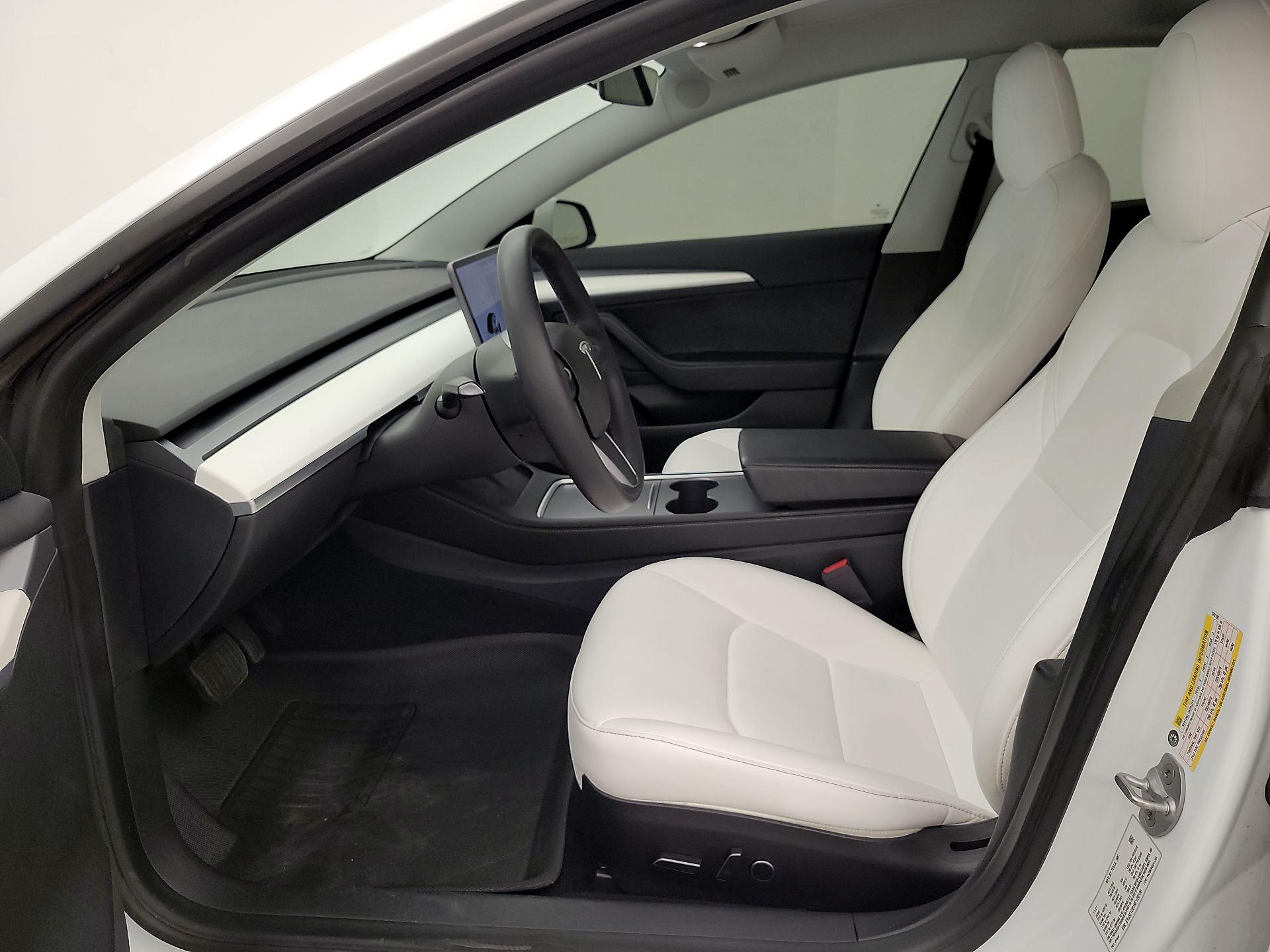 Thumbnail: 2022 Tesla Model 3 - 11