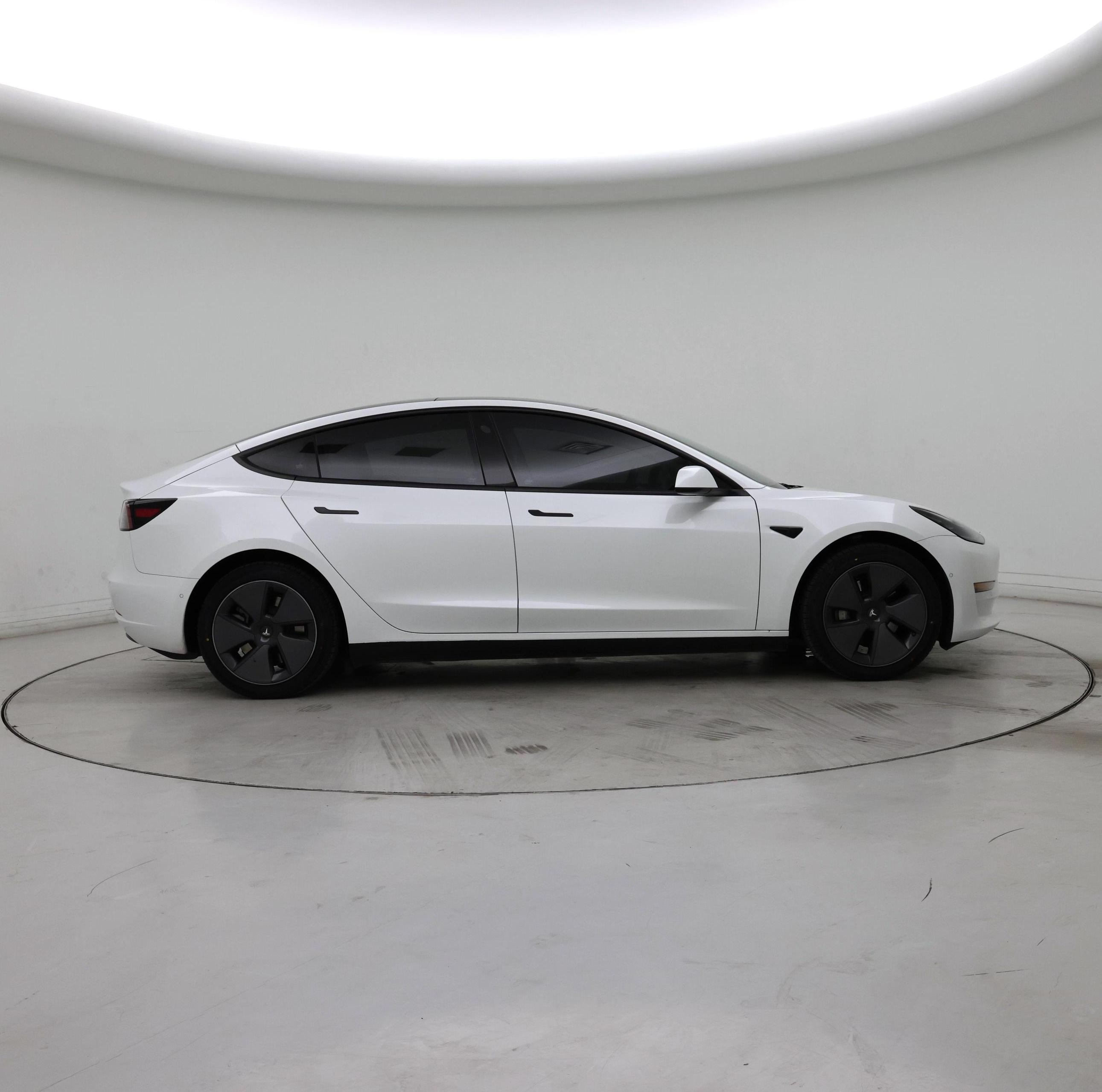 Thumbnail: 2022 Tesla Model 3 - 7