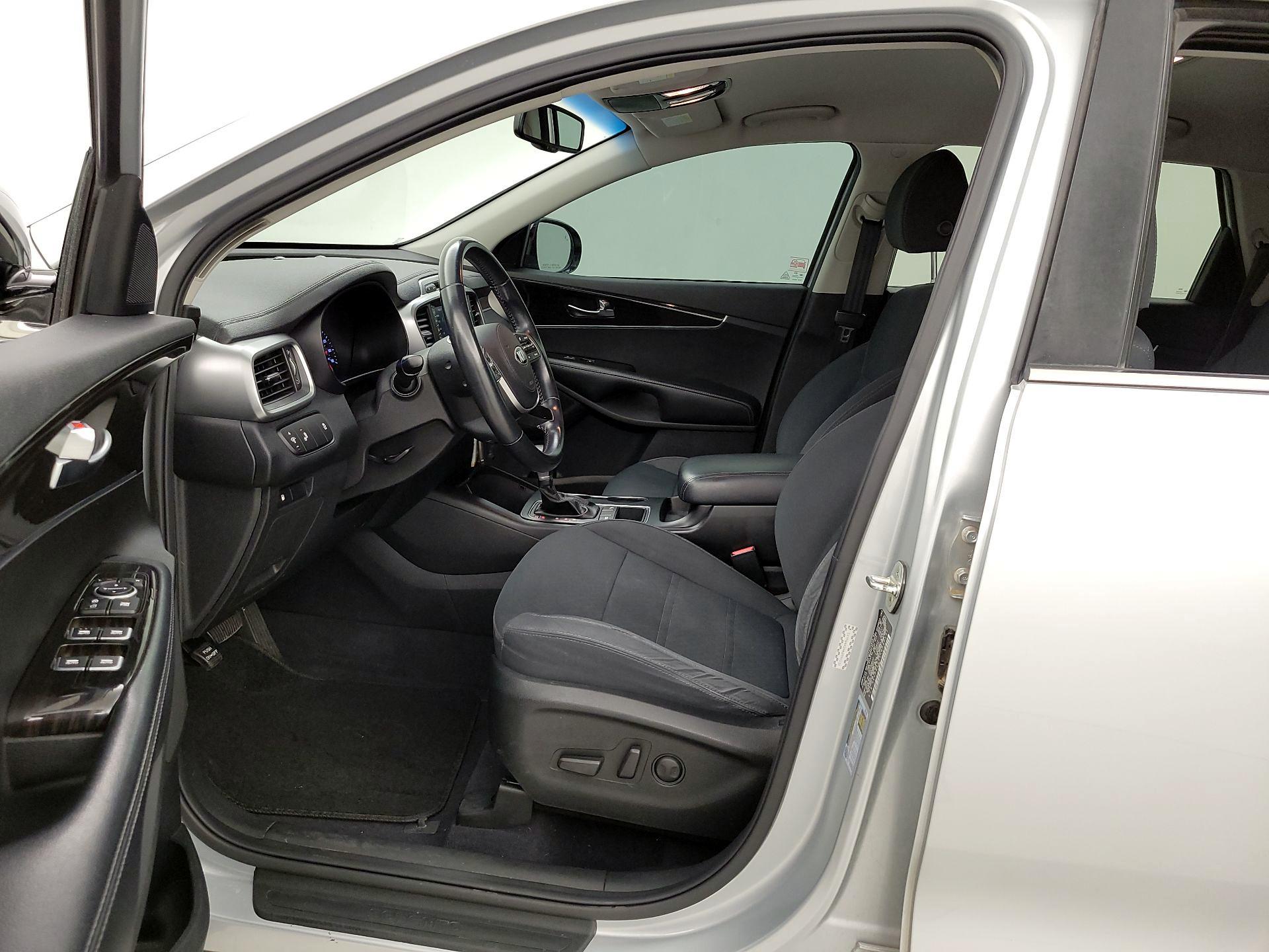 Thumbnail: 2019 Kia Sorento - 11