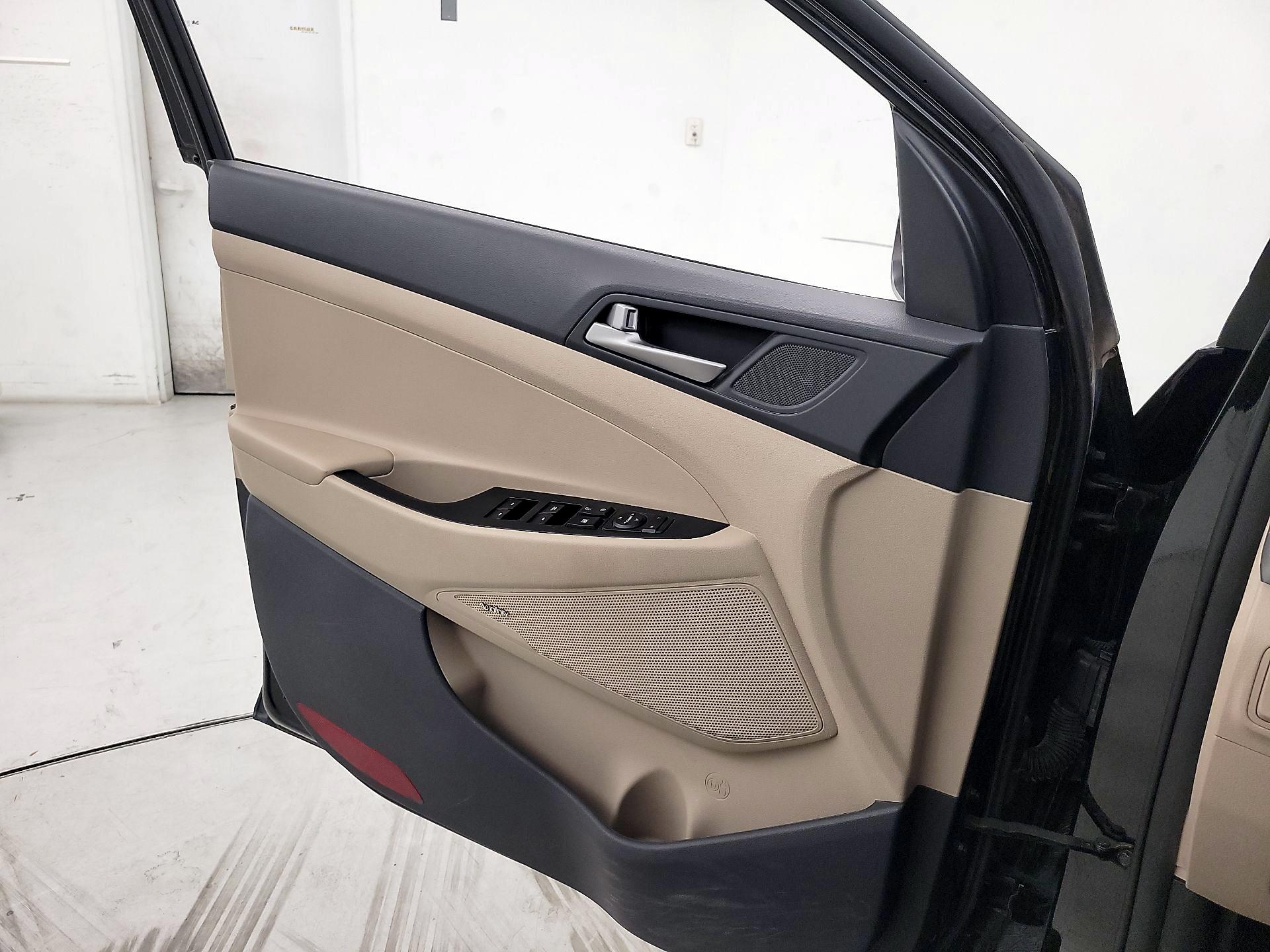 Thumbnail: 2018 Hyundai Tucson - 12