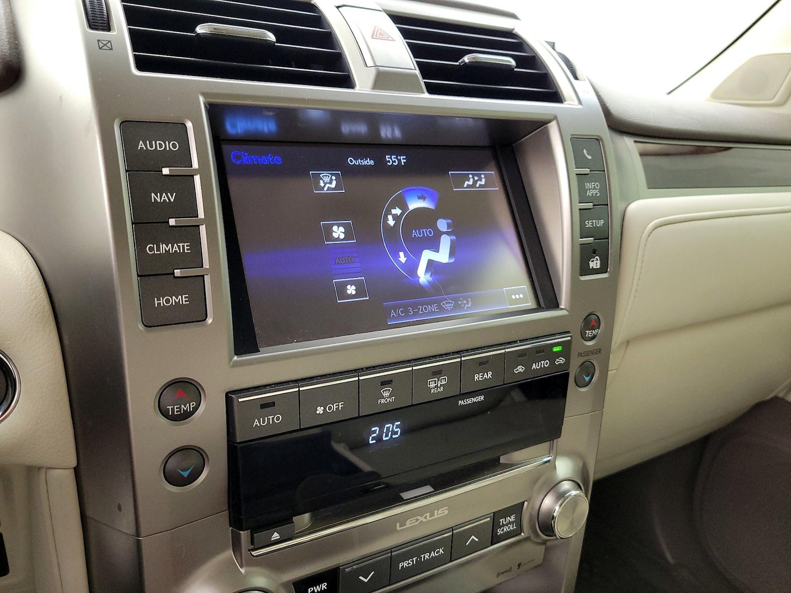 2017 Lexus GX Base - Photo 17