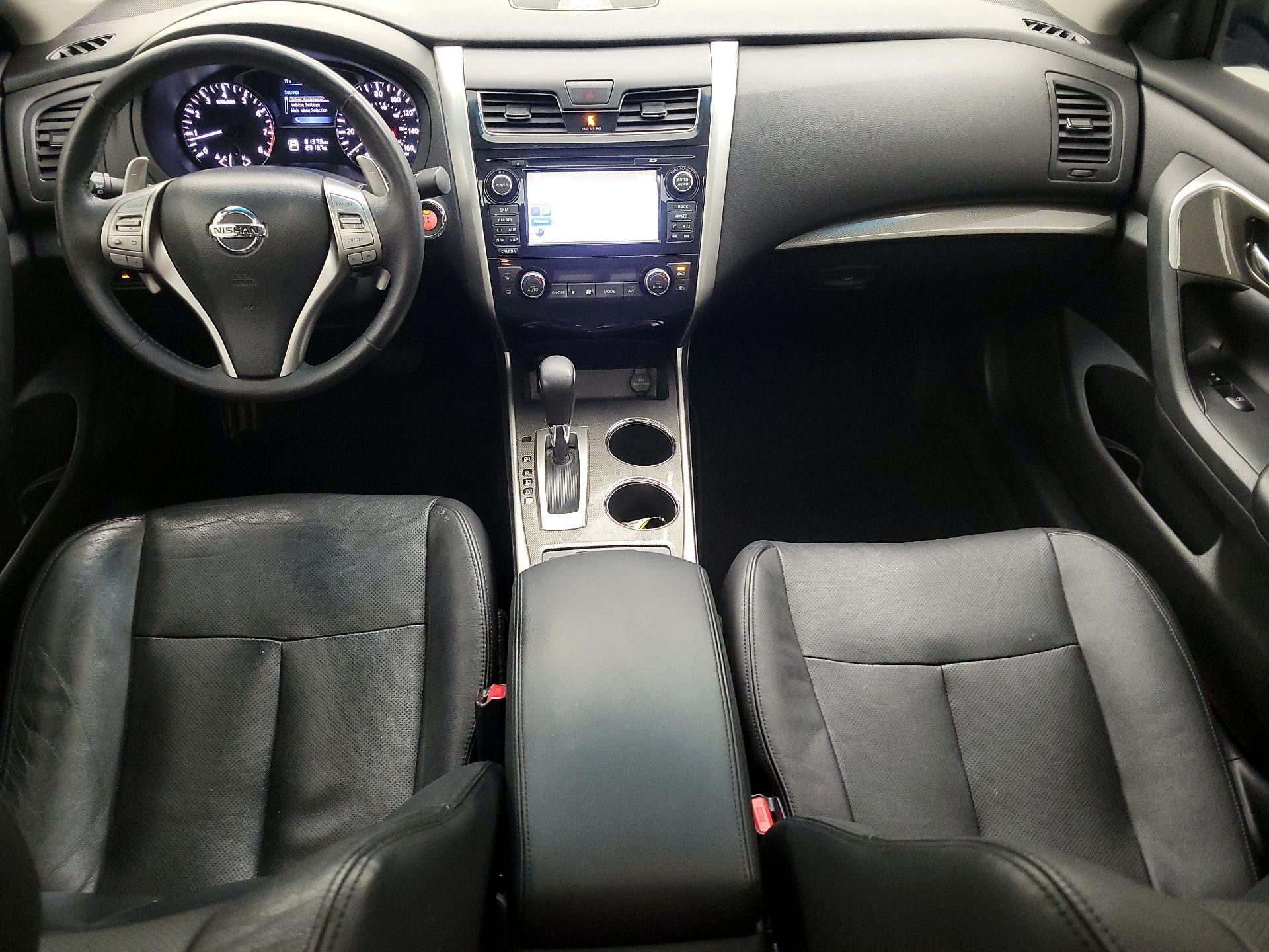 Thumbnail: 2015 Nissan Altima - 9