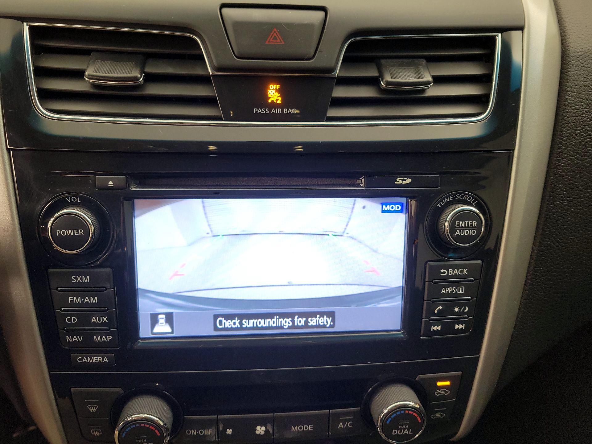 Thumbnail: 2015 Nissan Altima - 15