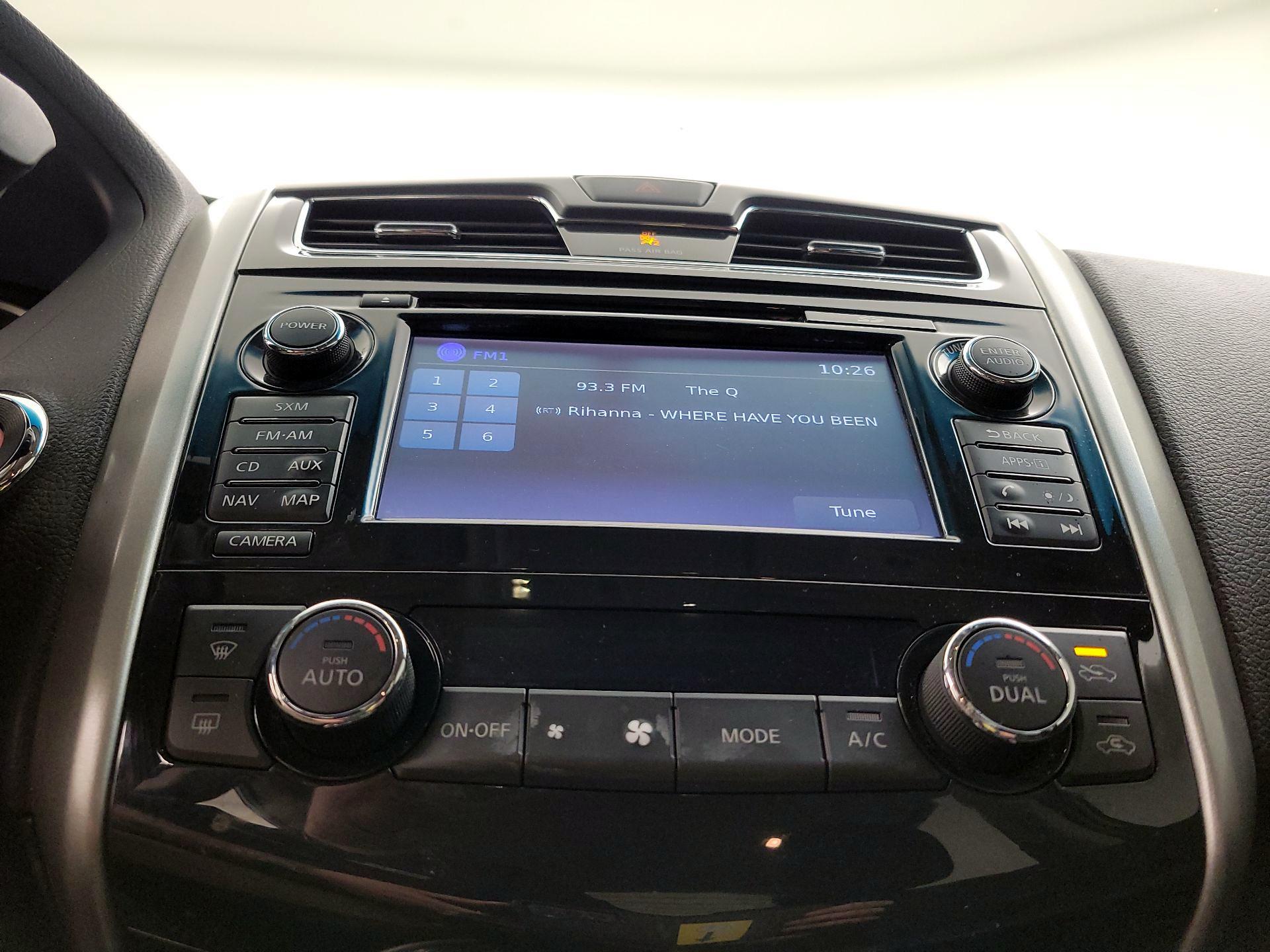 Thumbnail: 2015 Nissan Altima - 17