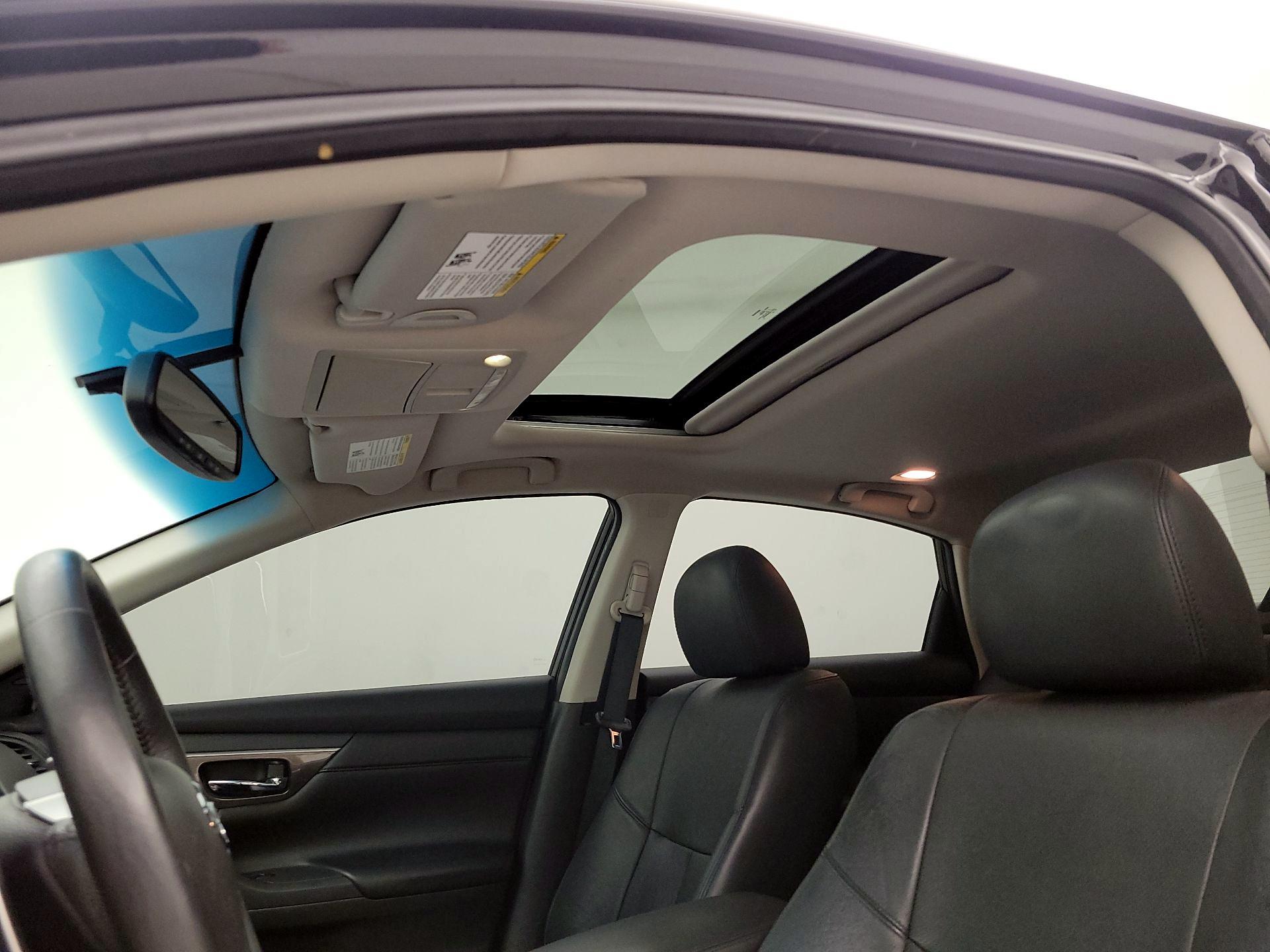 Thumbnail: 2015 Nissan Altima - 20