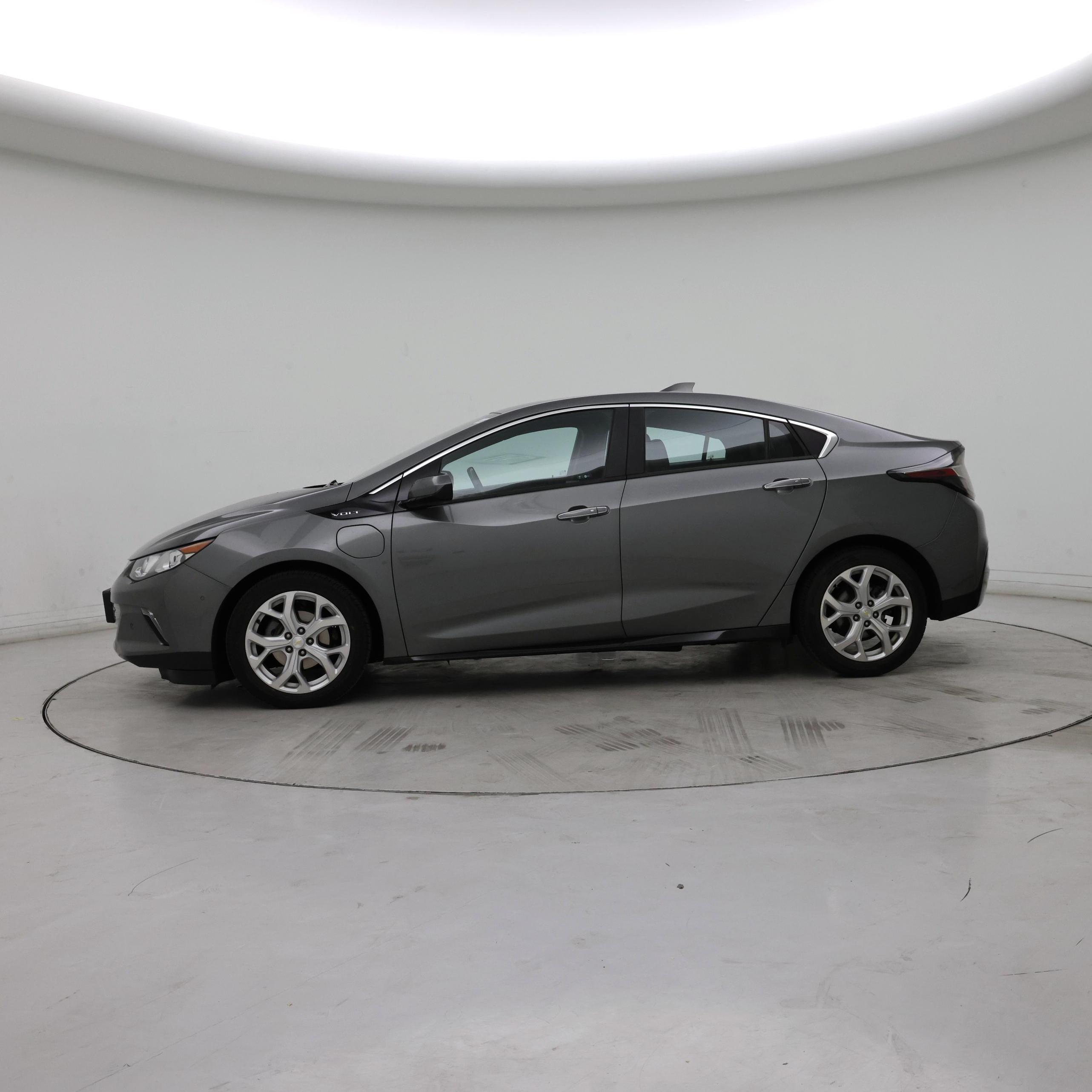 Thumbnail: 2017 Chevrolet Volt - 3
