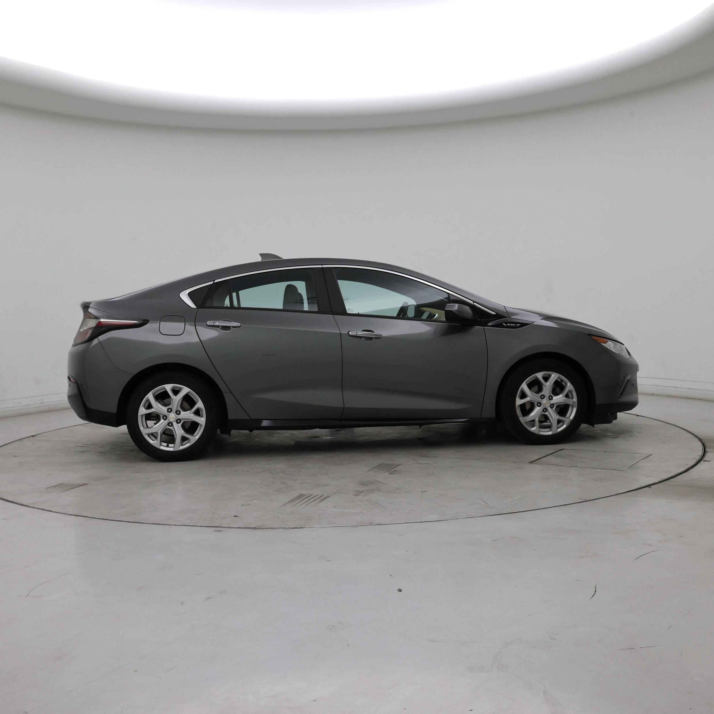 Thumbnail: 2017 Chevrolet Volt - 7