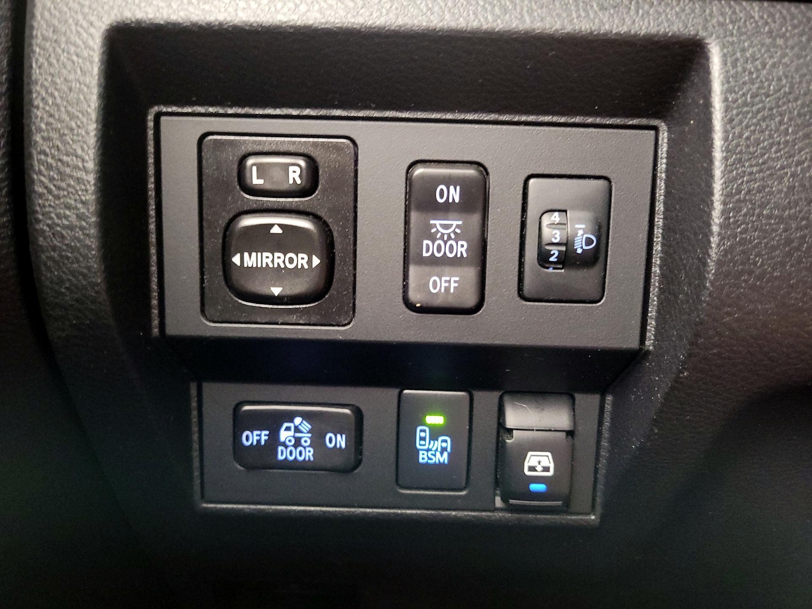 2014 Toyota Tundra Limited - Photo 14