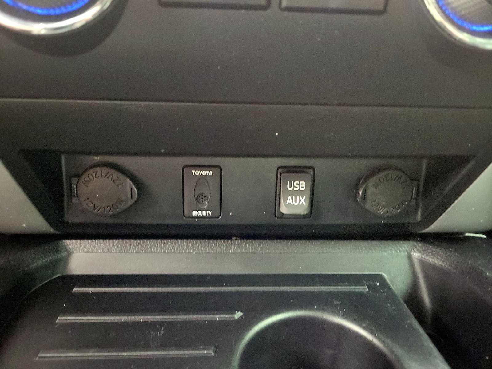 2014 Toyota Tundra Limited - Photo 20