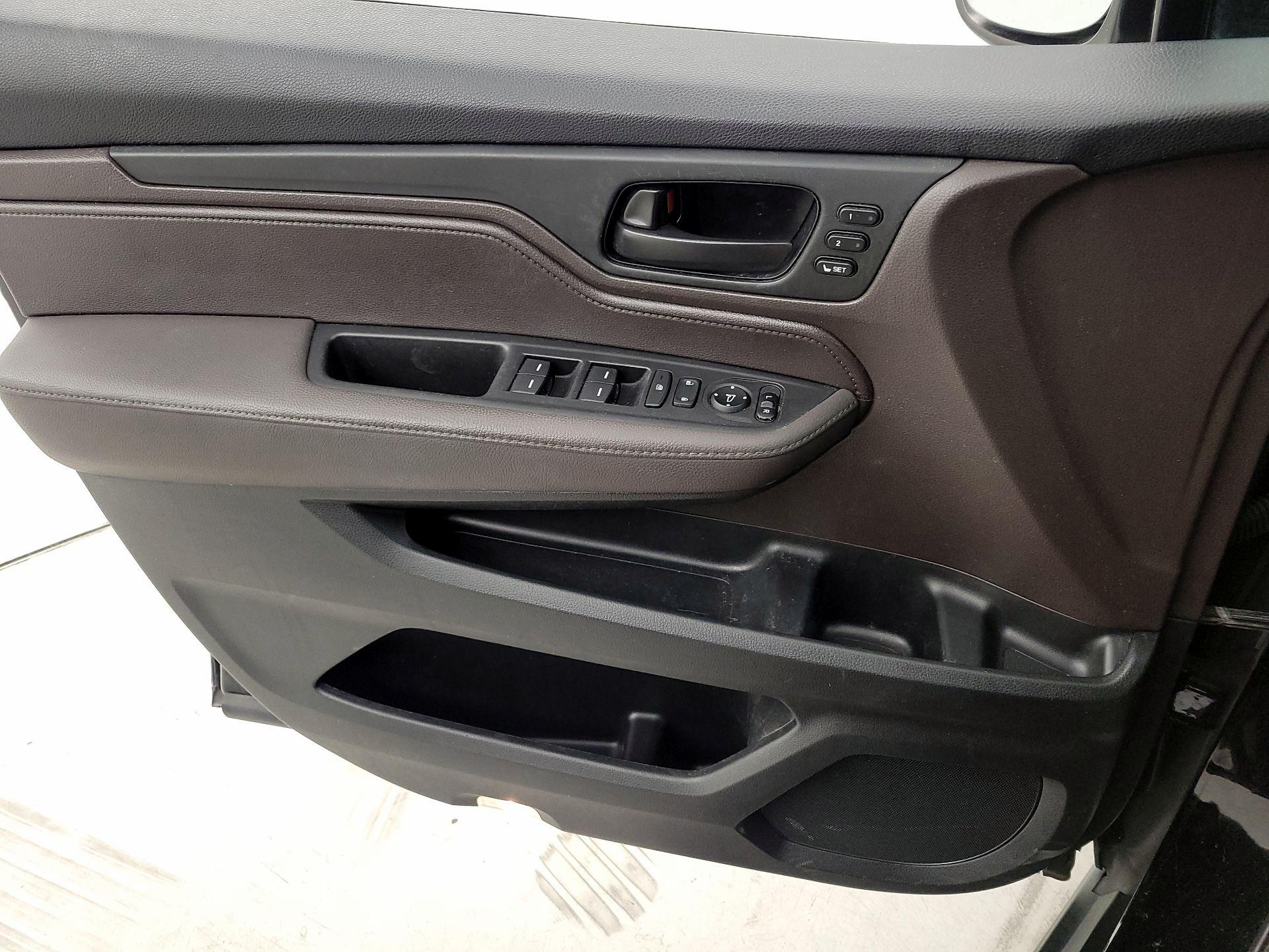 Thumbnail: 2018 Honda Odyssey - 12