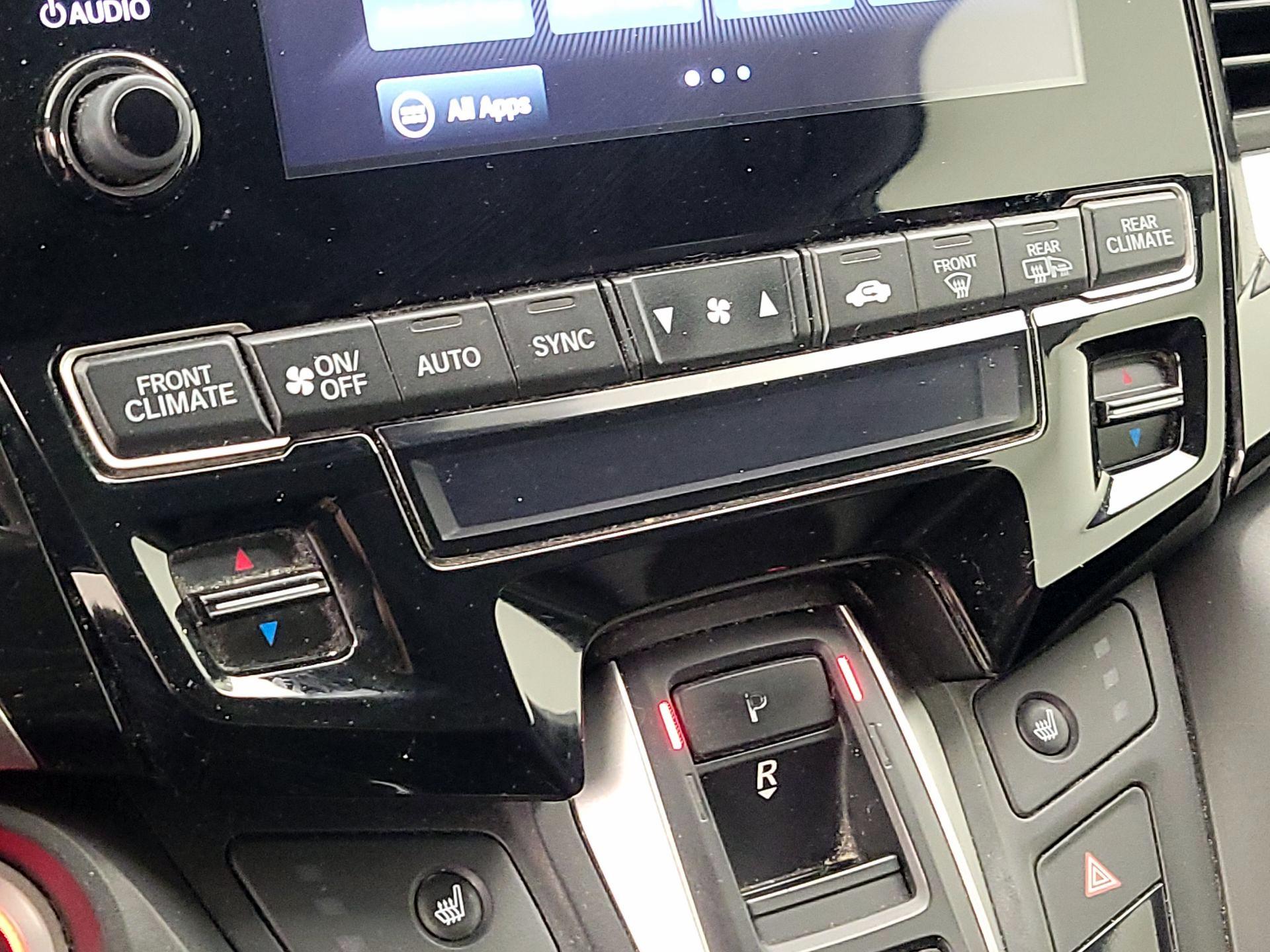 Thumbnail: 2018 Honda Odyssey - 14