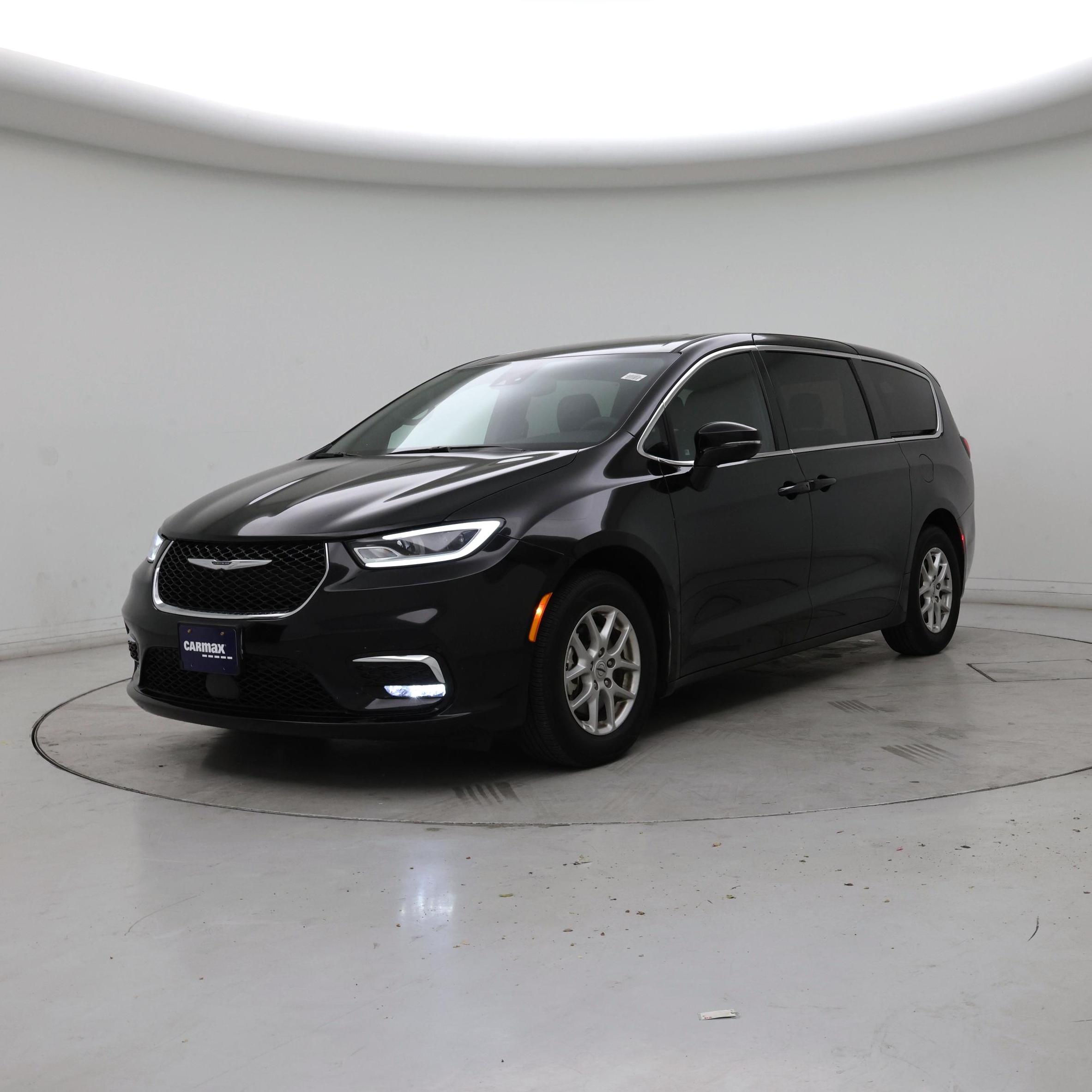 Thumbnail: 2025 Chrysler Pacifica - 4