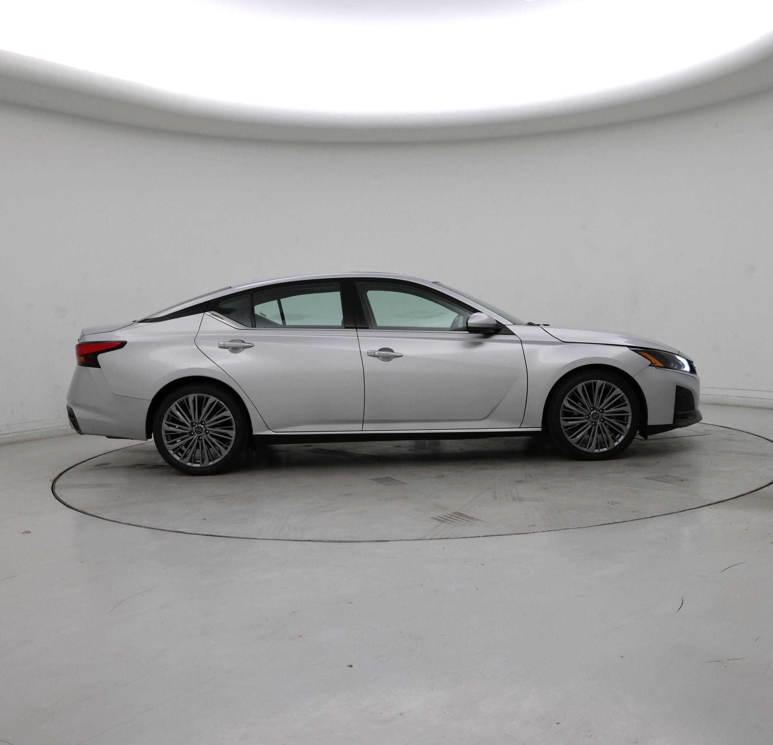 Thumbnail: 2023 Nissan Altima - 7