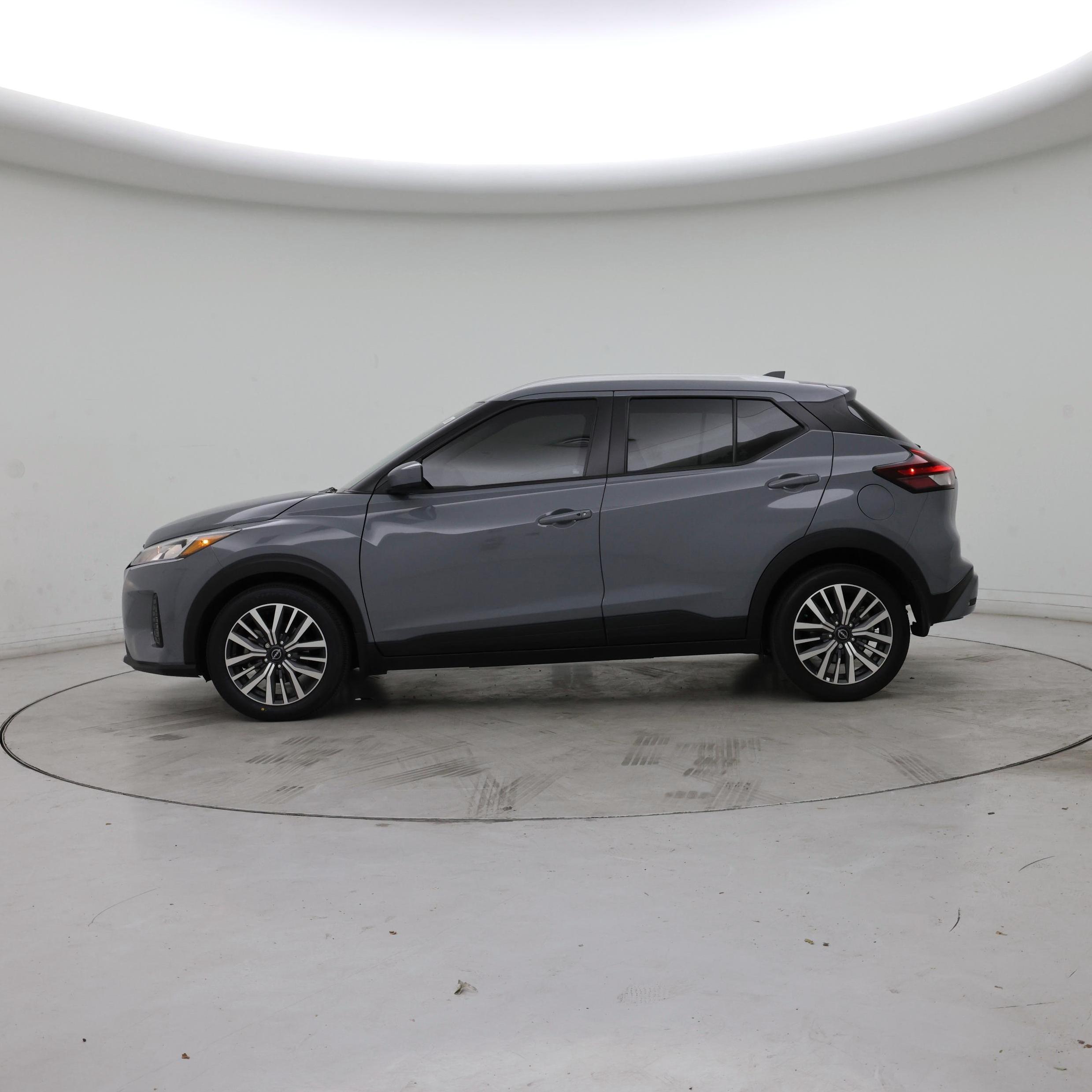 Thumbnail: 2023 Nissan Kicks - 3
