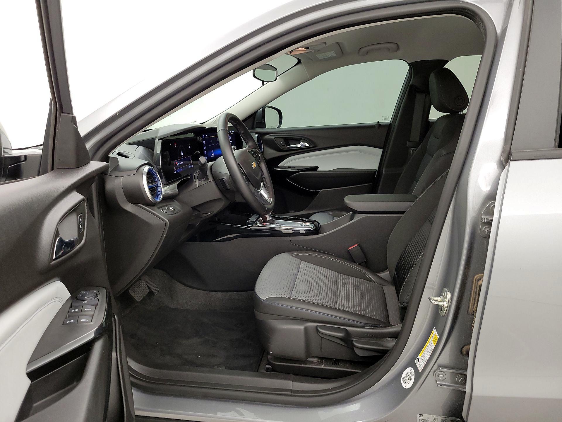 Thumbnail: 2025 Chevrolet Trax - 11