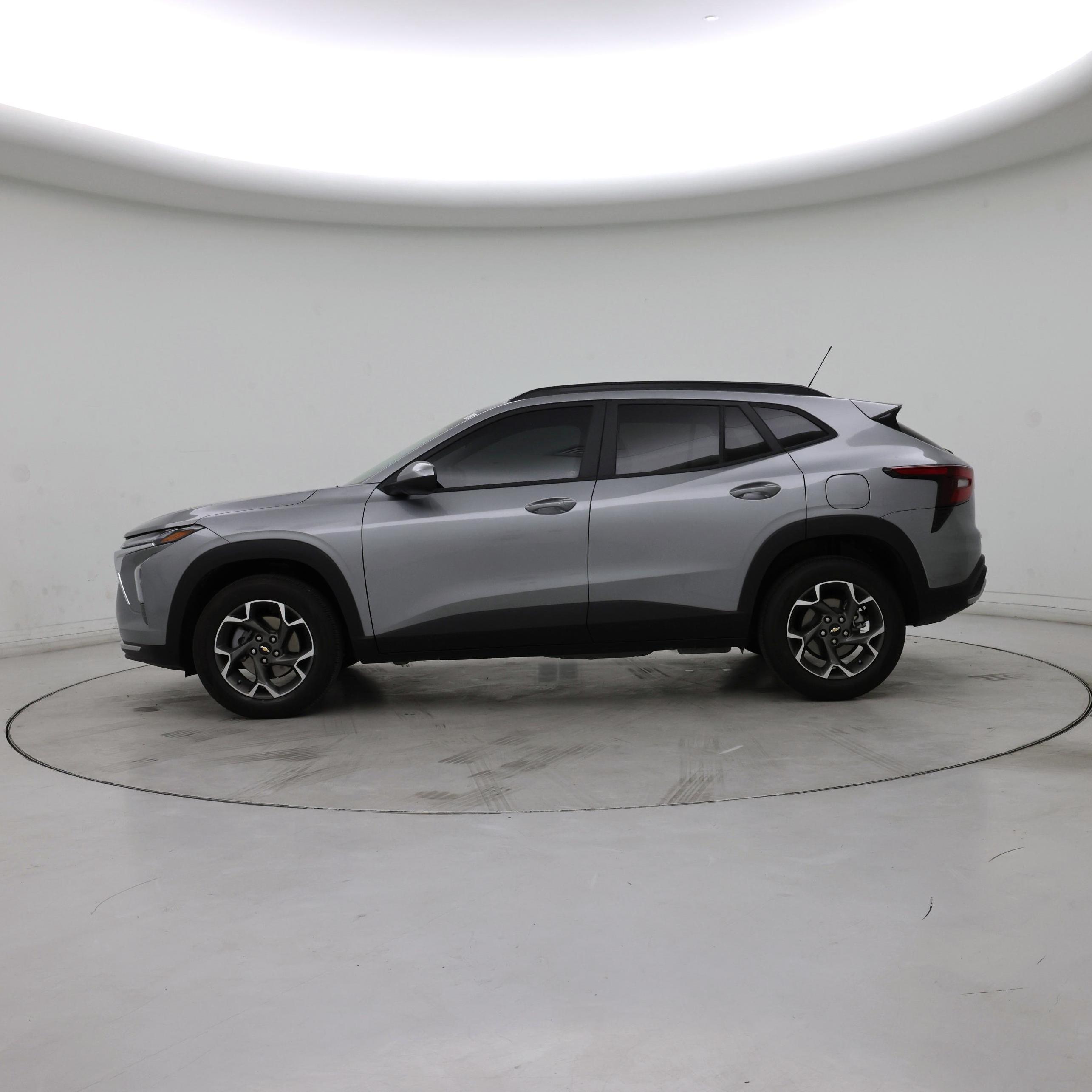 Thumbnail: 2025 Chevrolet Trax - 3