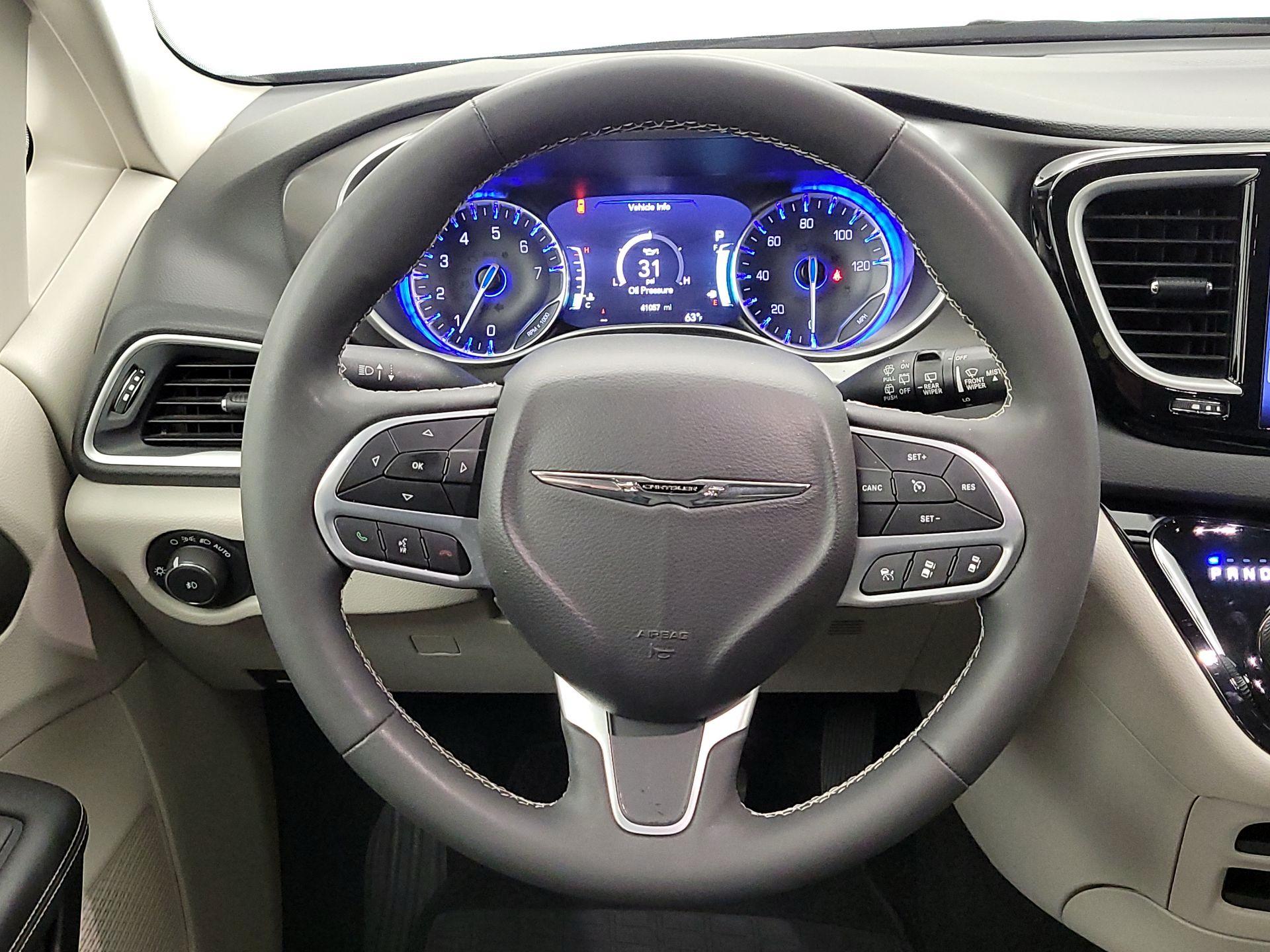 Thumbnail: 2024 Chrysler Pacifica - 10