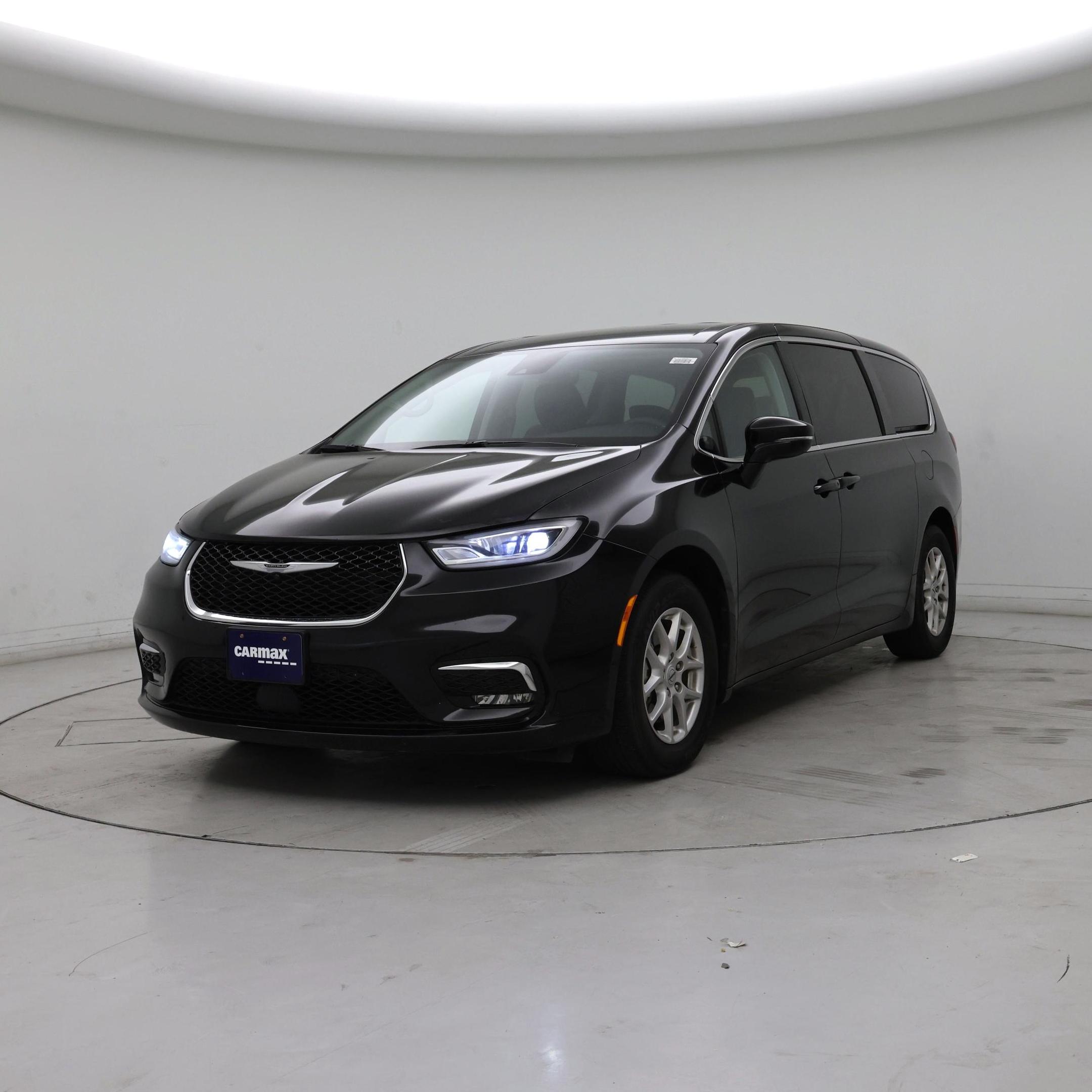 Thumbnail: 2024 Chrysler Pacifica - 4