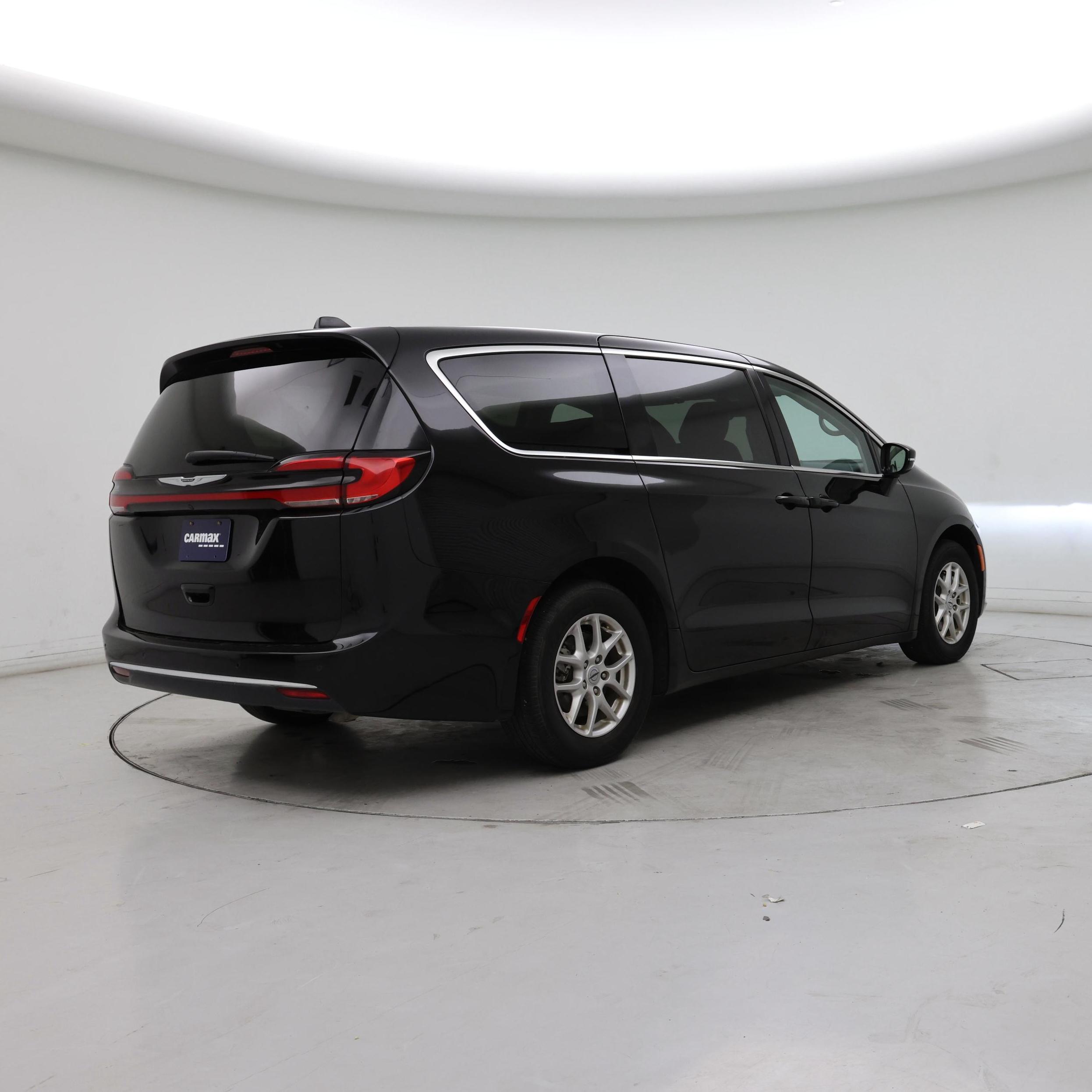Thumbnail: 2024 Chrysler Pacifica - 8