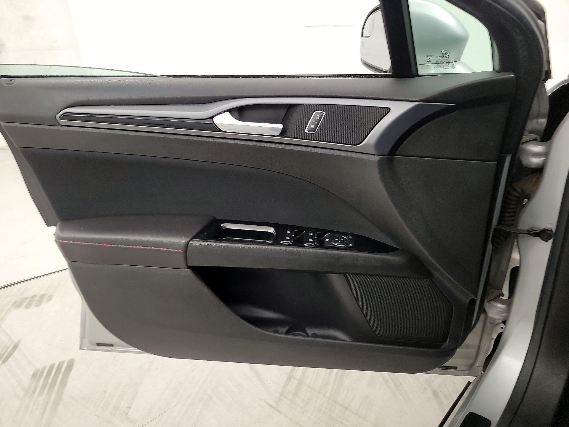 Thumbnail: 2014 Ford Fusion - 12