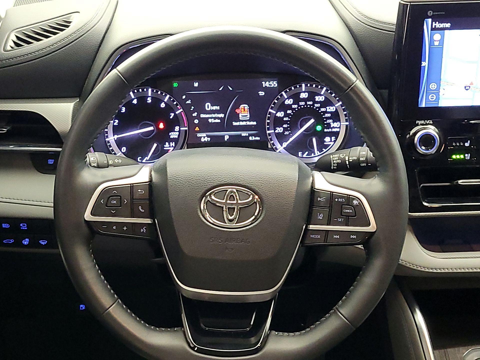 Thumbnail: 2022 Toyota Highlander - 10