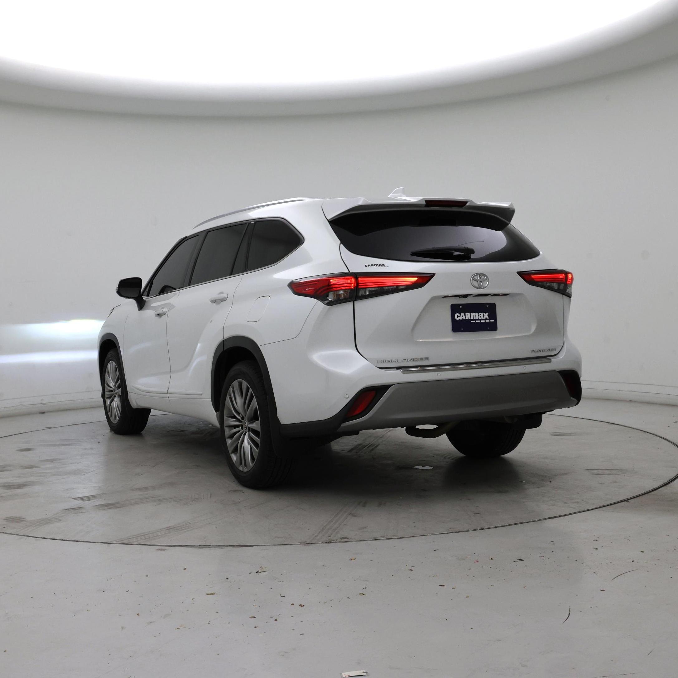 Thumbnail: 2022 Toyota Highlander - 2