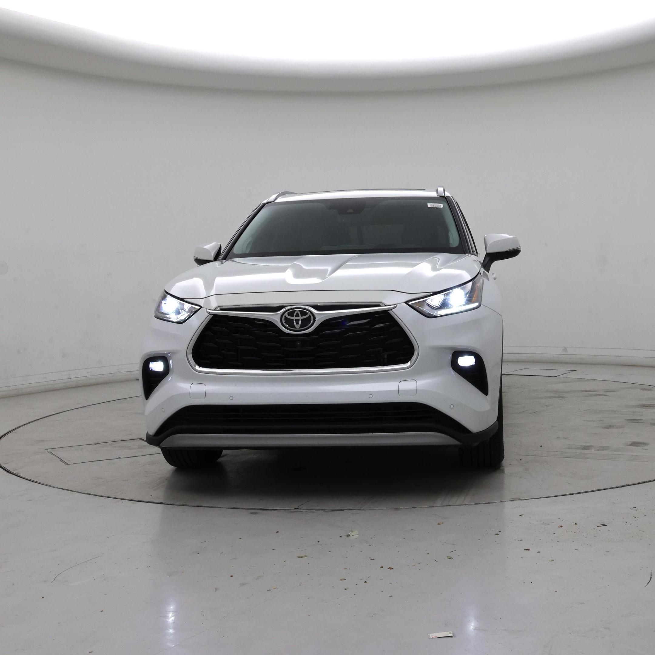 Thumbnail: 2022 Toyota Highlander - 5