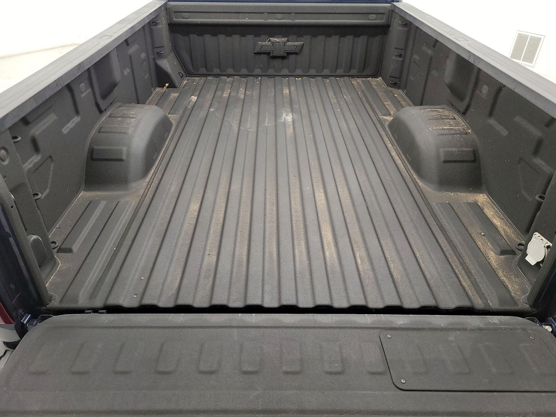 Thumbnail: 2022 Chevrolet Silverado 3500 - 16