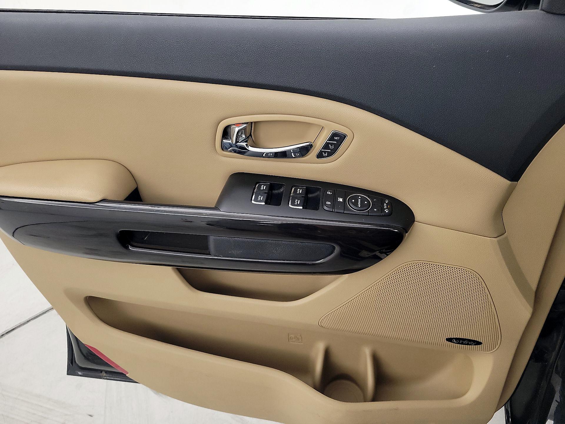 Thumbnail: 2018 Kia Sedona - 12